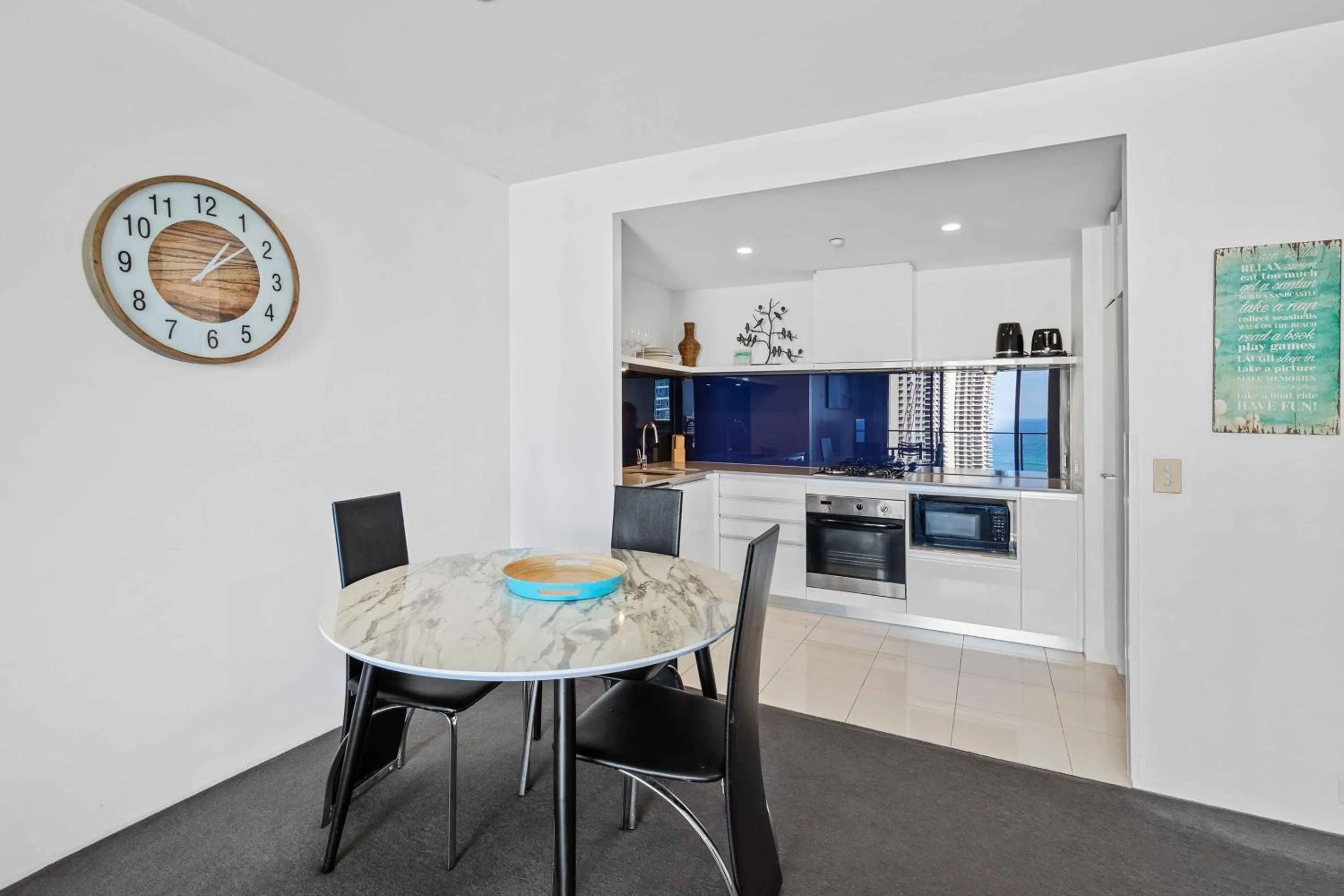 Circle on Cavill - Hosted by Coastal Letting Co.