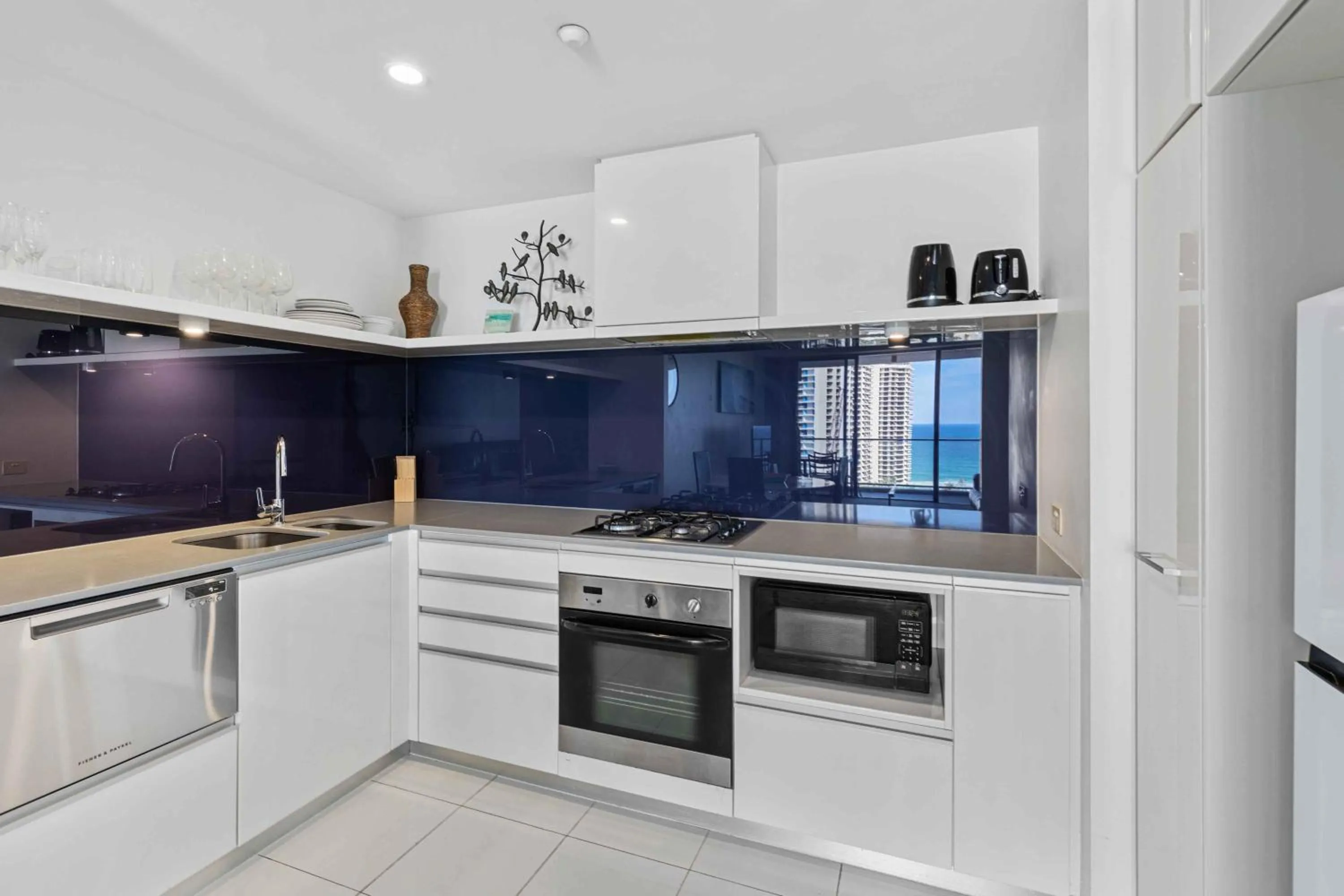 Circle on Cavill - Hosted by Coastal Letting Co.