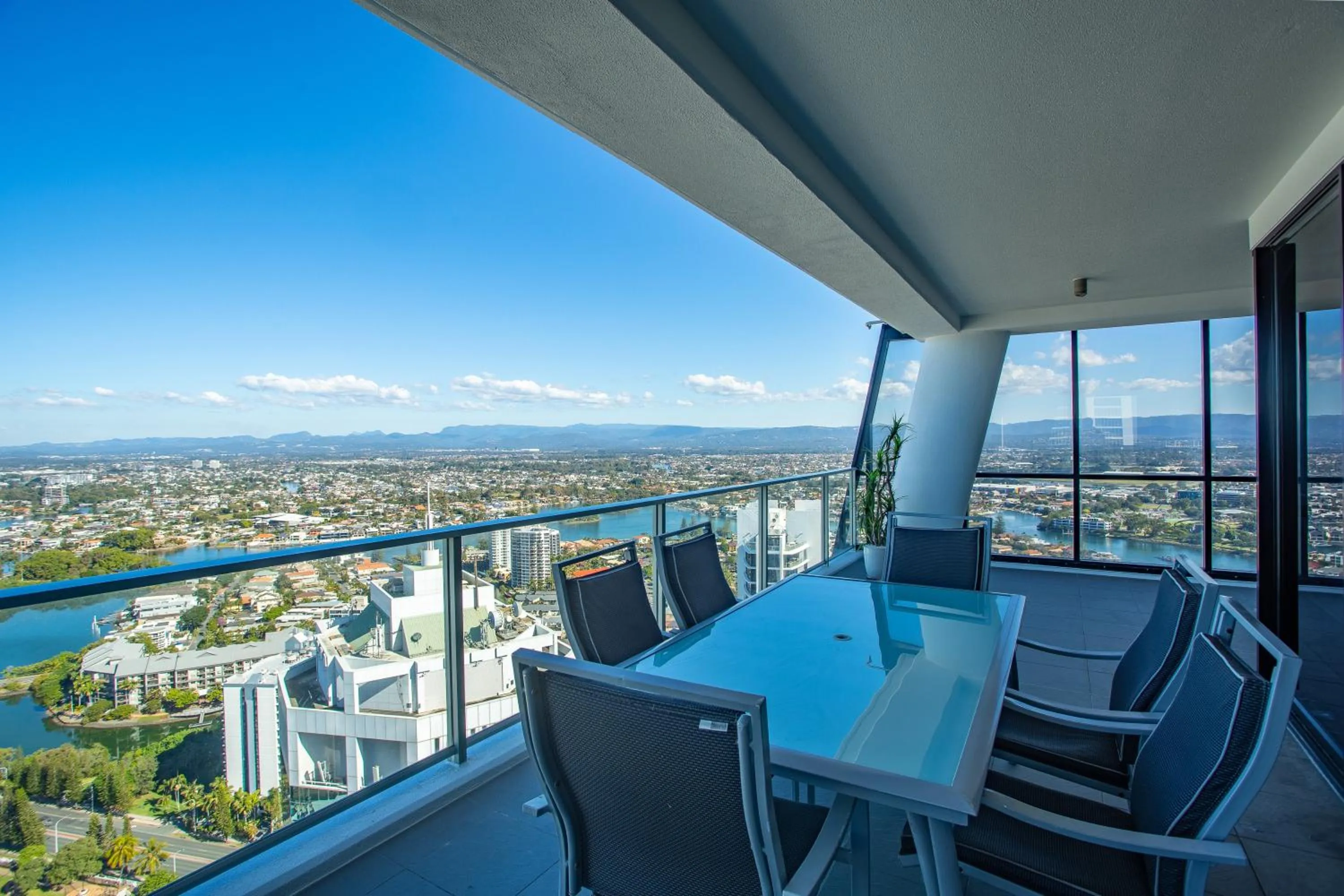 Circle on Cavill - Hosted by Coastal Letting Co.