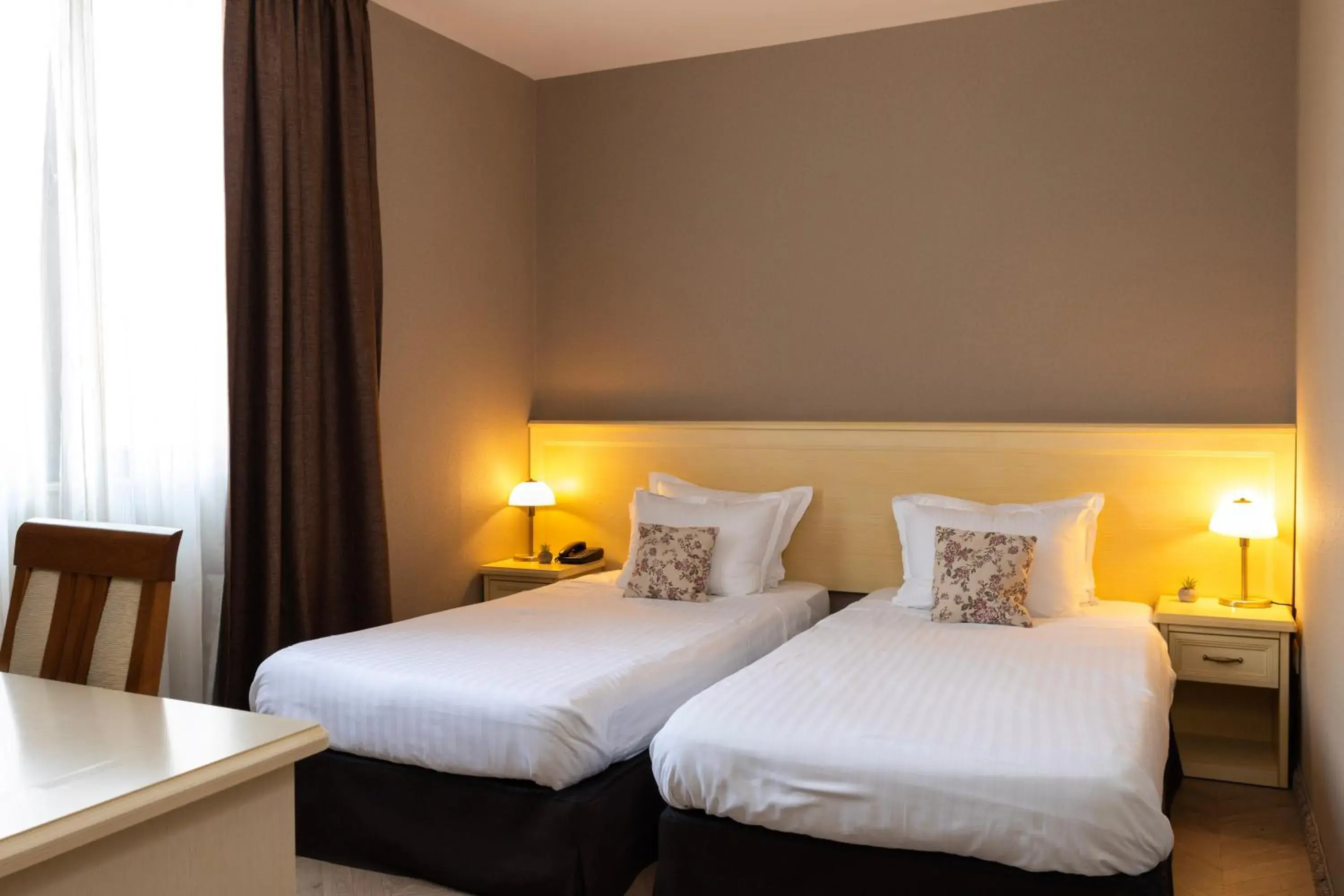 Studio with Twin Beds in St. George Hotel Studio with Twin Beds in St. George Hotel