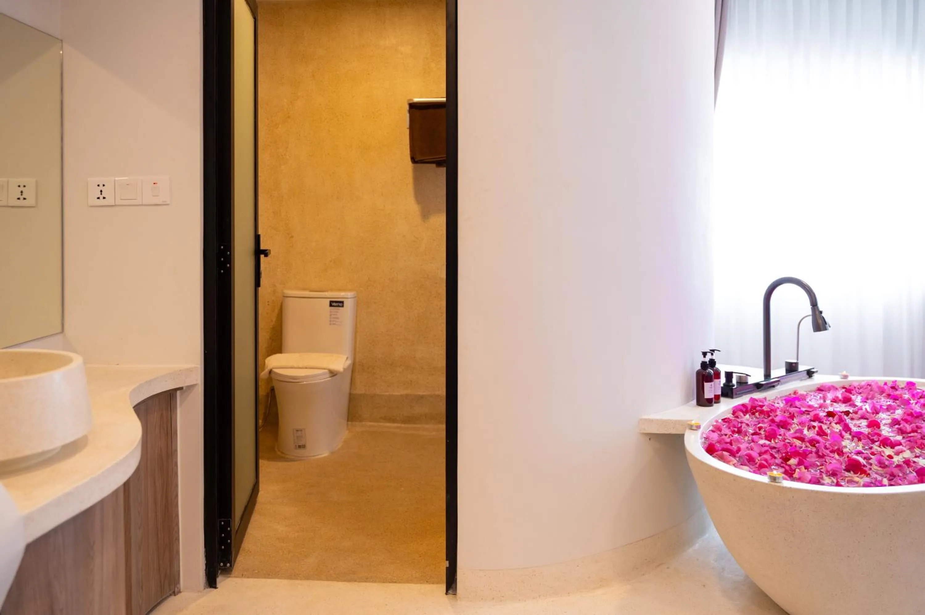 Shower in SIEM REAP RIVER VIEW Residence