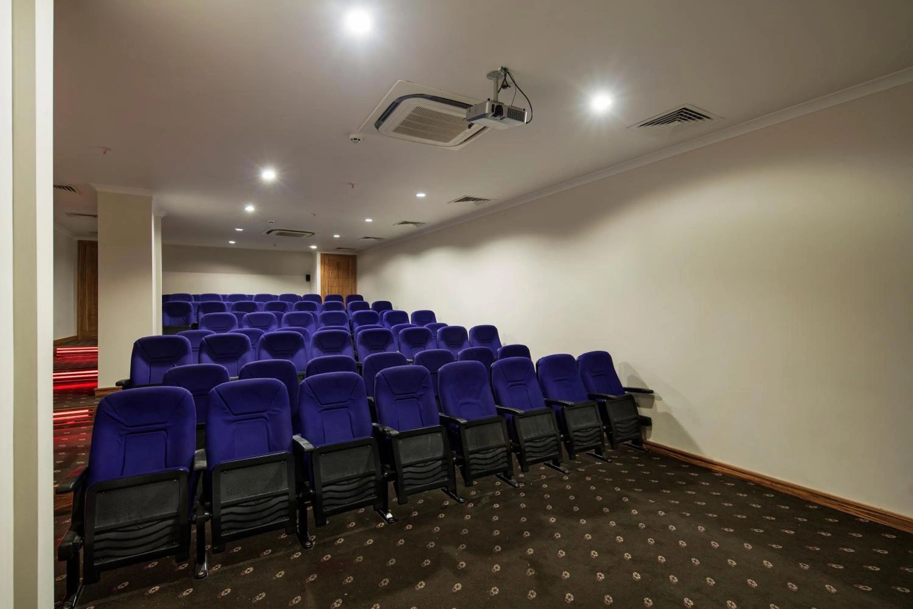 Entertainment in Crystal Paraiso Verde Resort & Spa - Ultimate All Inclusive