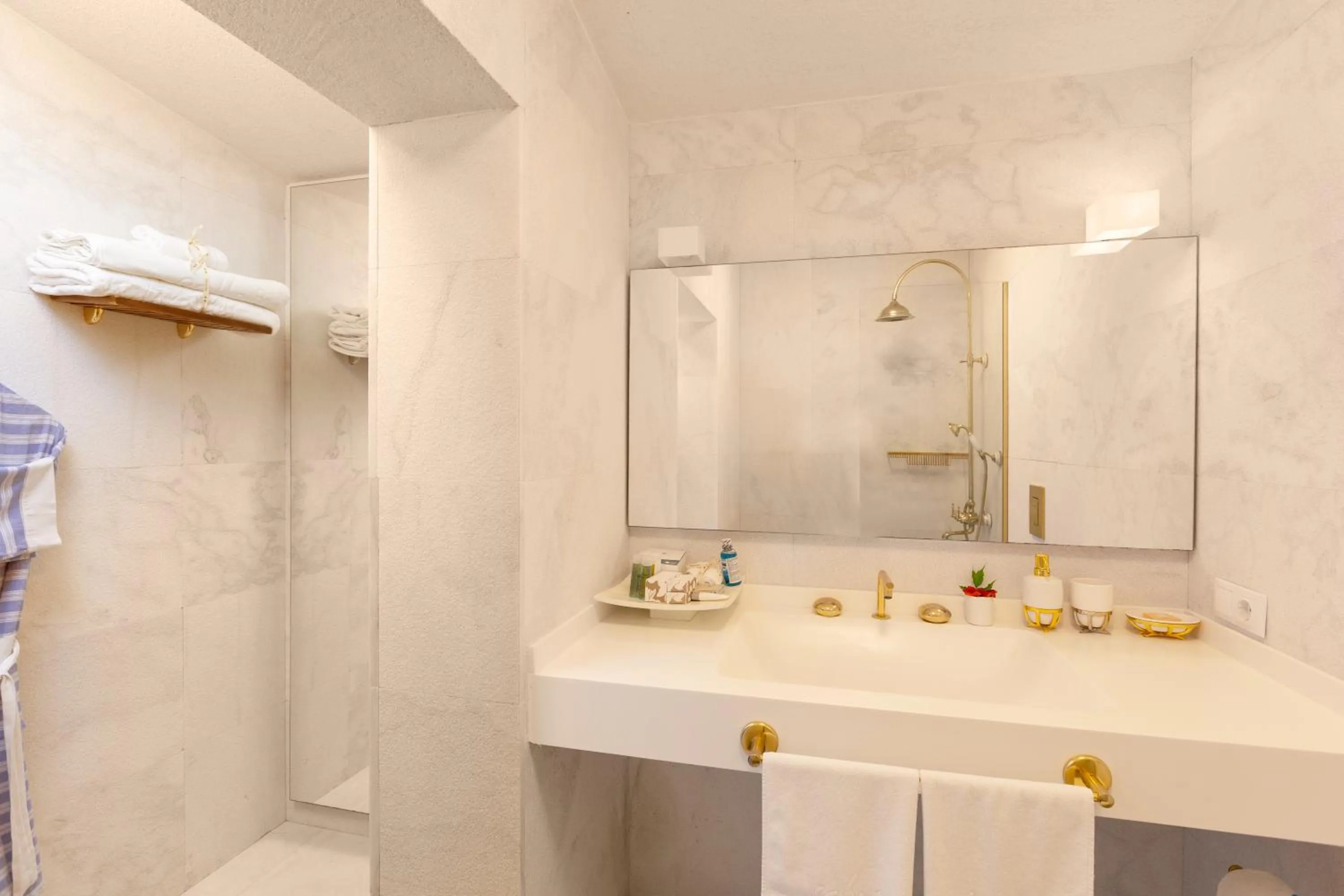 Bathroom in Sabrinas Haus - Adult Only +14