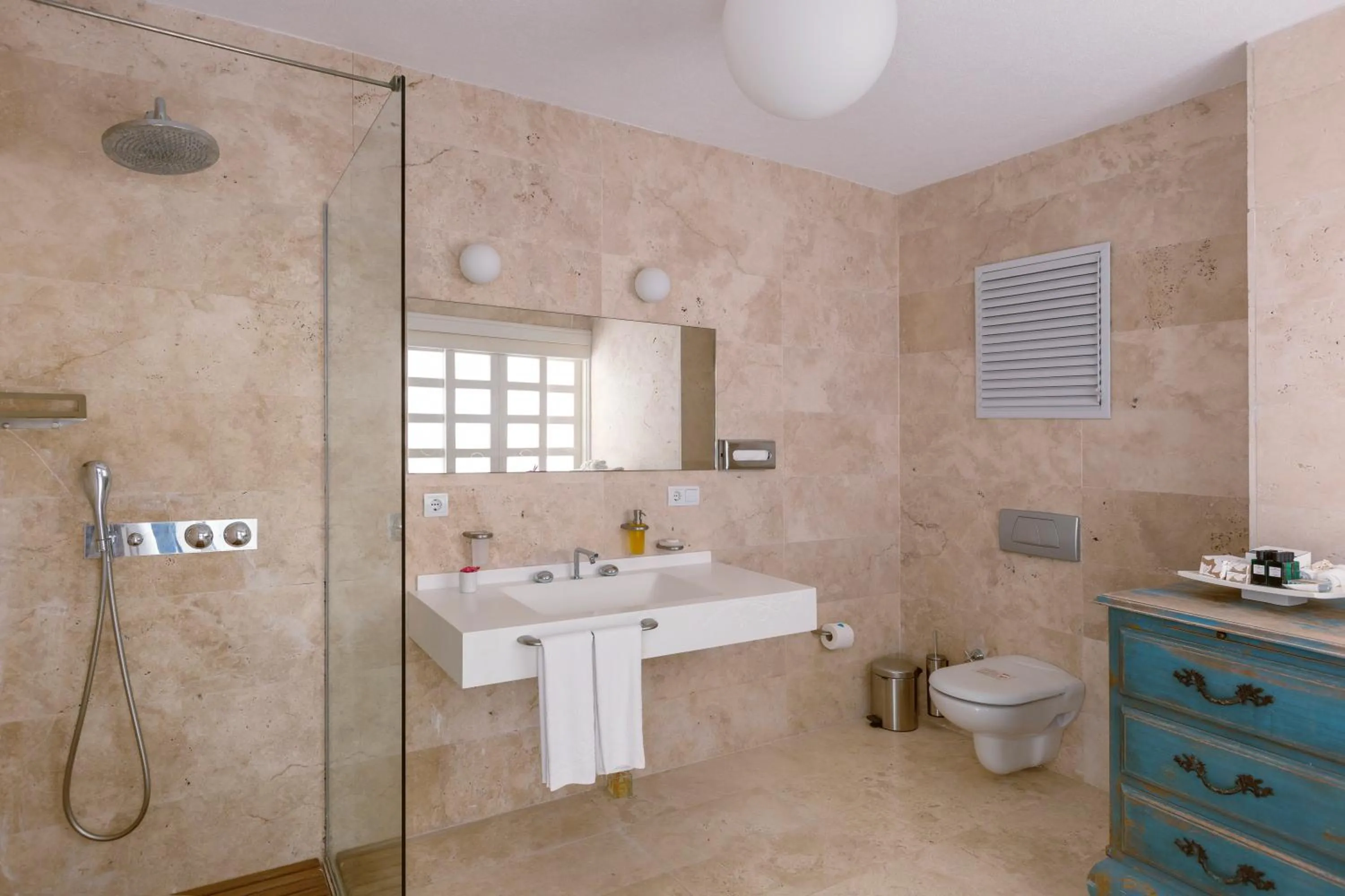 Shower in Sabrinas Haus - Adult Only +14