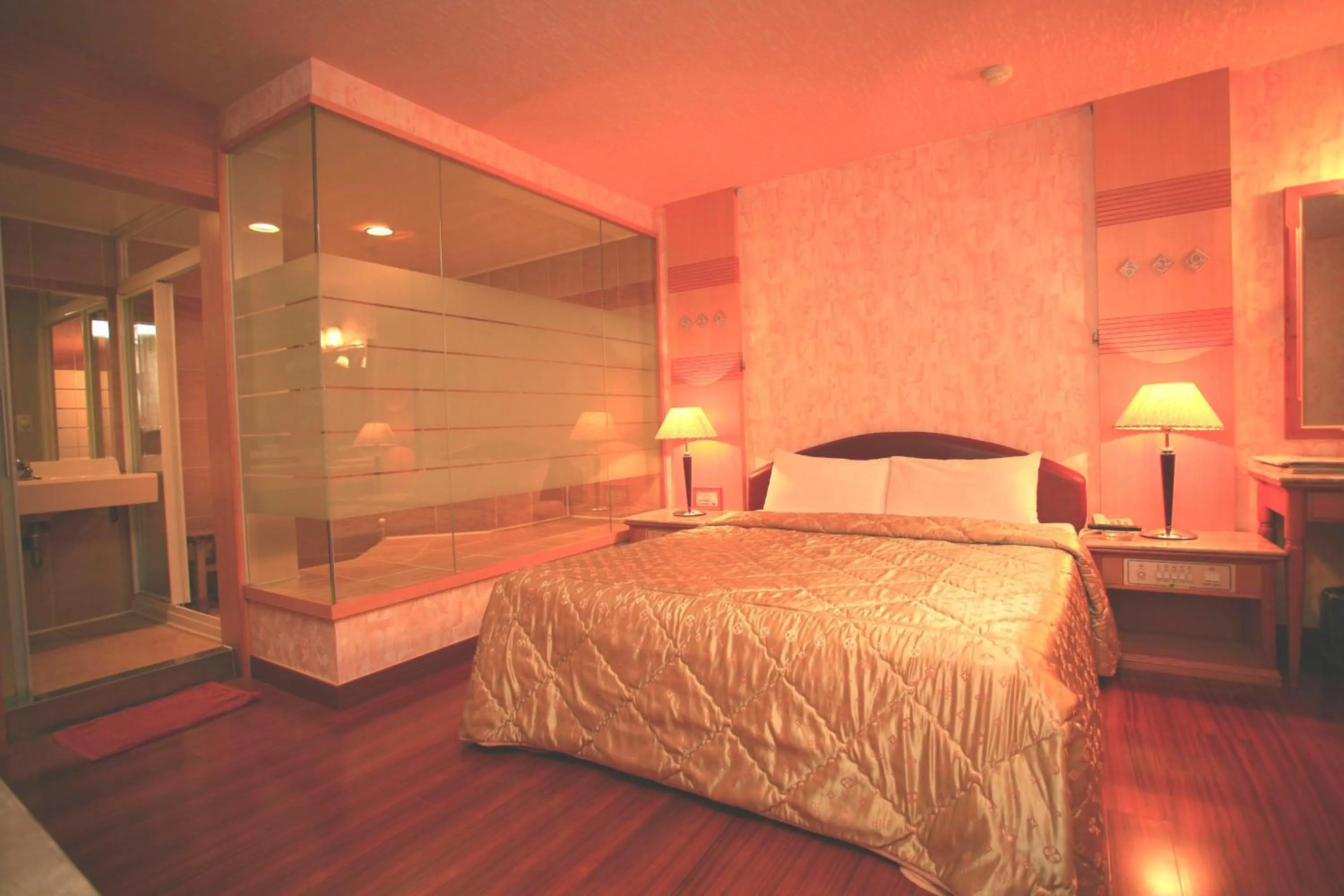 Bed in Paiwei Motel