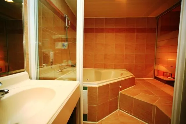 Paiwei Motel