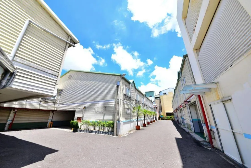 Property building in Paiwei Motel