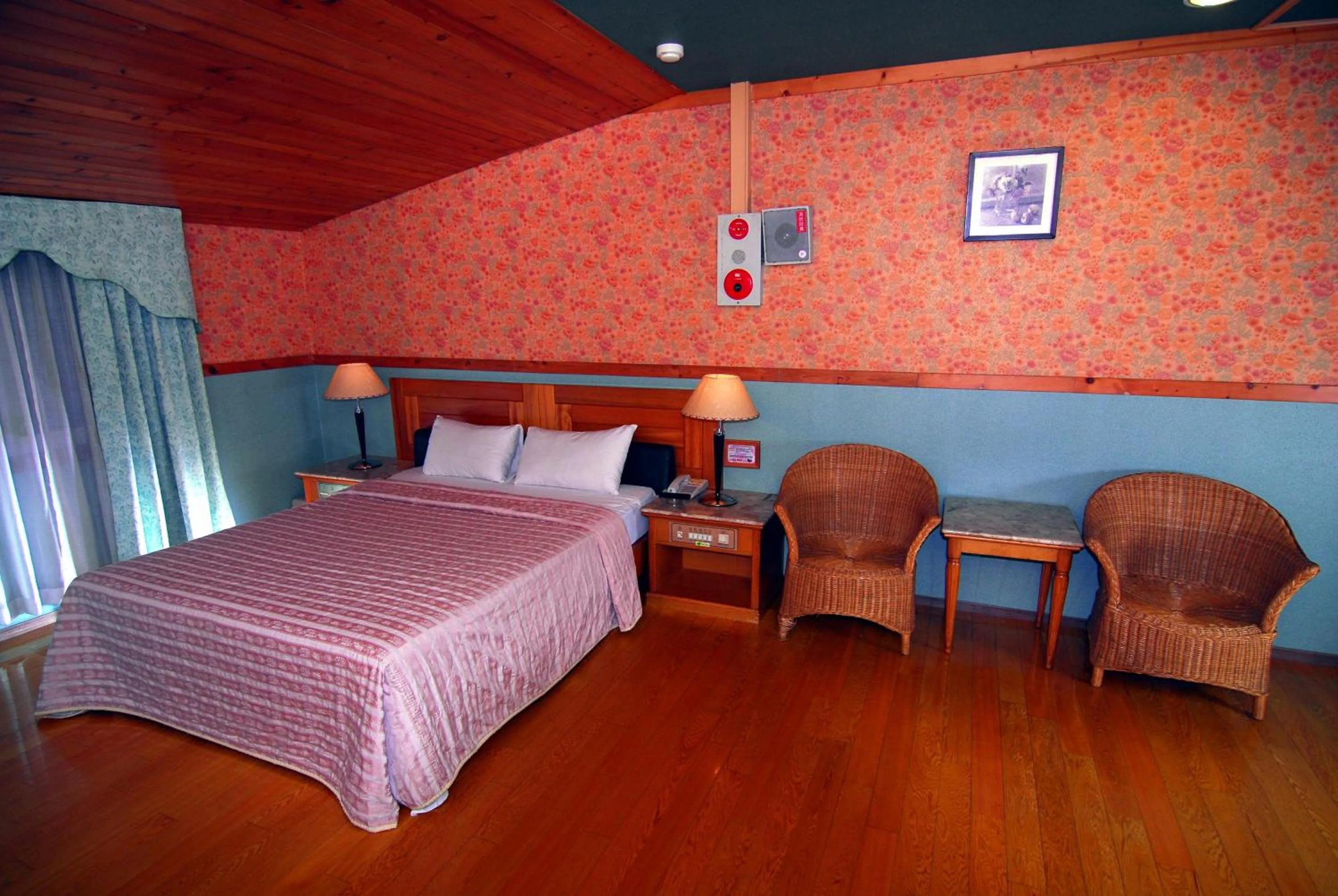 Bed in Paiwei Motel