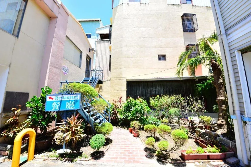 Property building in Paiwei Motel