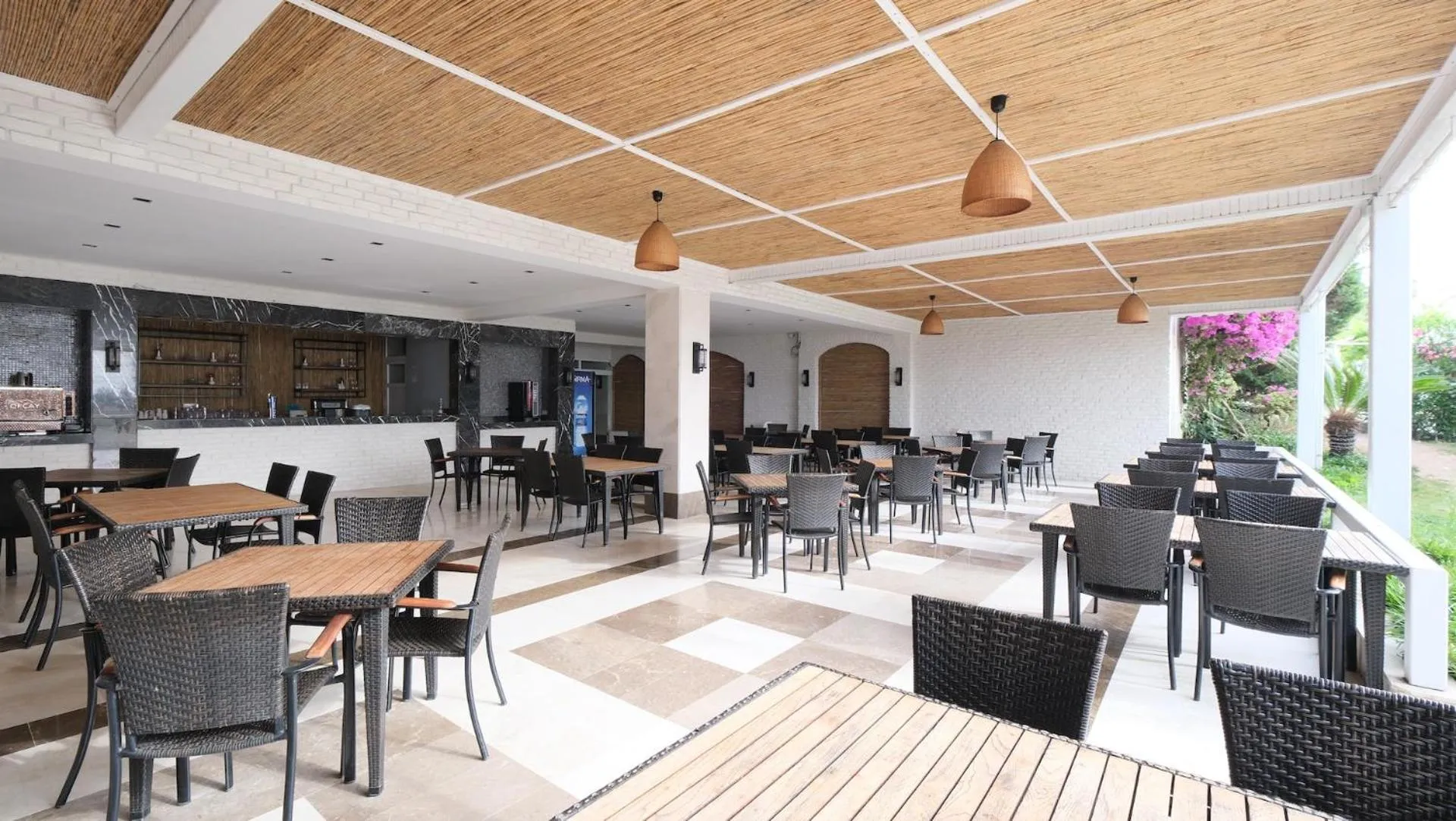 Restaurant/places to eat in Sunland Resort Beldibi