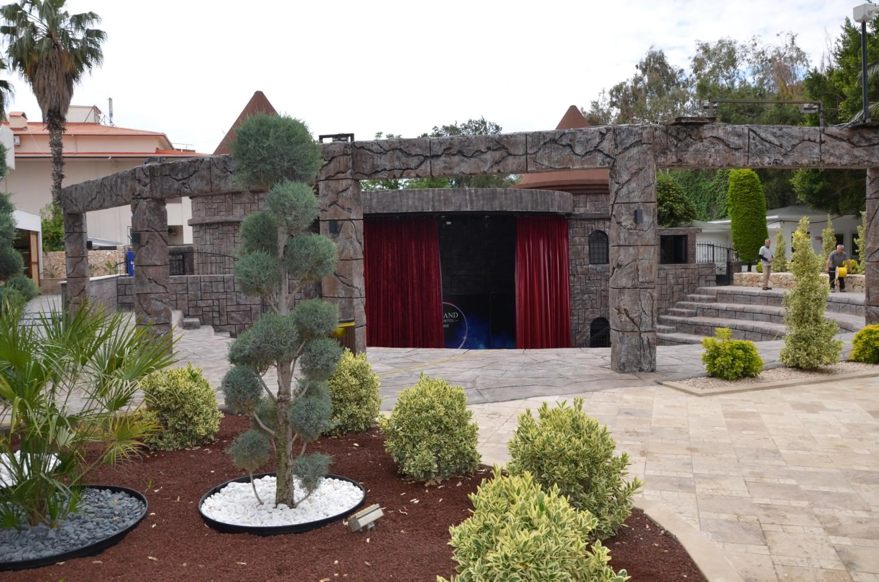 Evening entertainment in Sunland Resort Beldibi