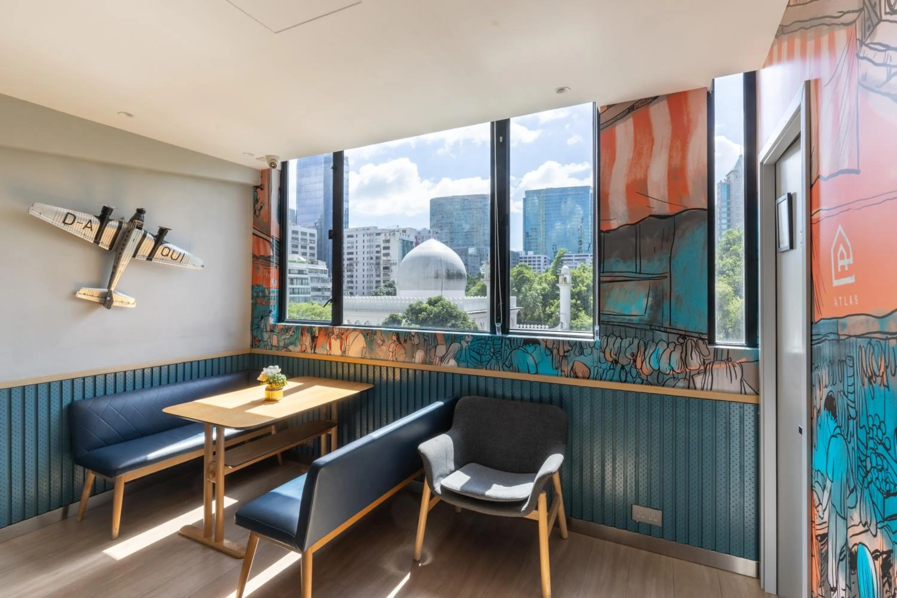 Communal lounge/ TV room in Atlas Hostel & Backpackers