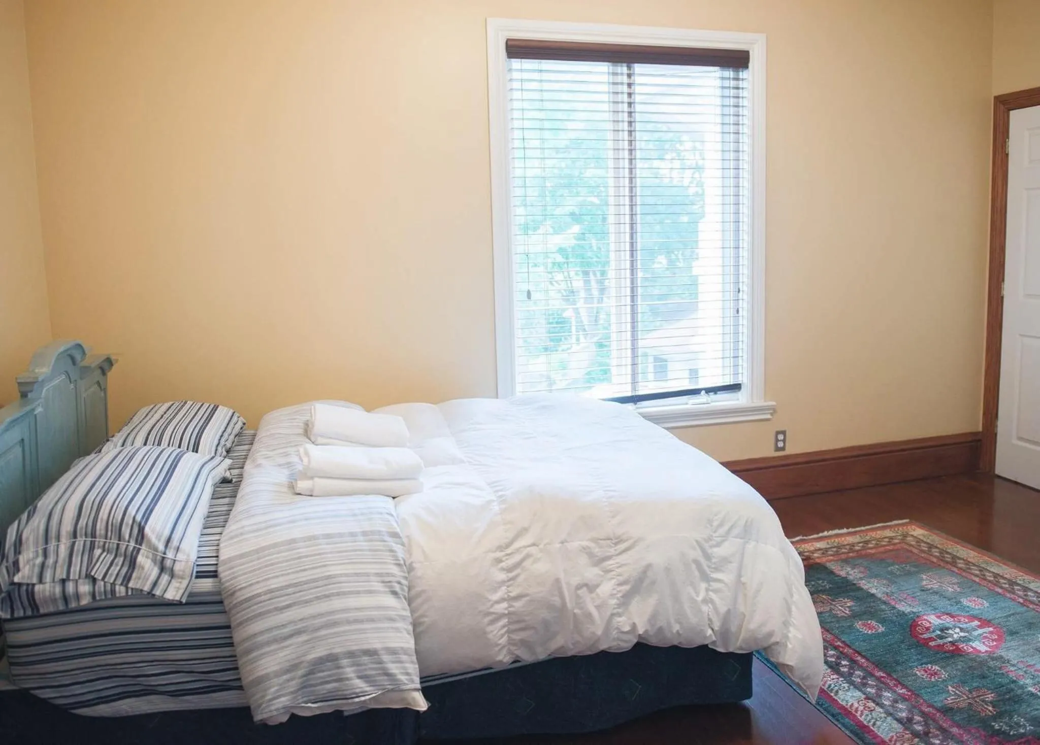 Bed in JstLikeHome - Luxury Mansion & Guesthouse