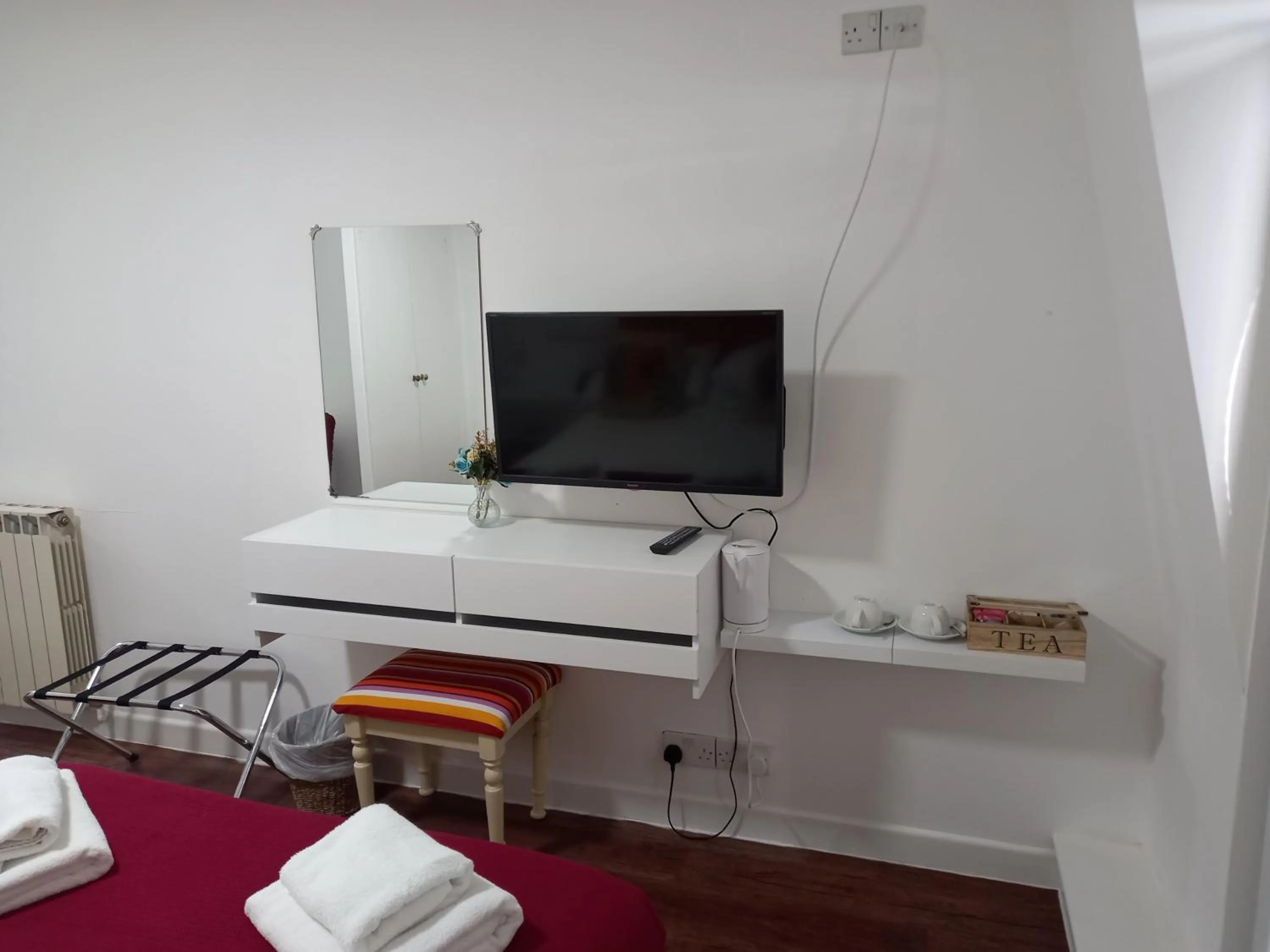 Bedroom, Bed in Saints Bay Hotel