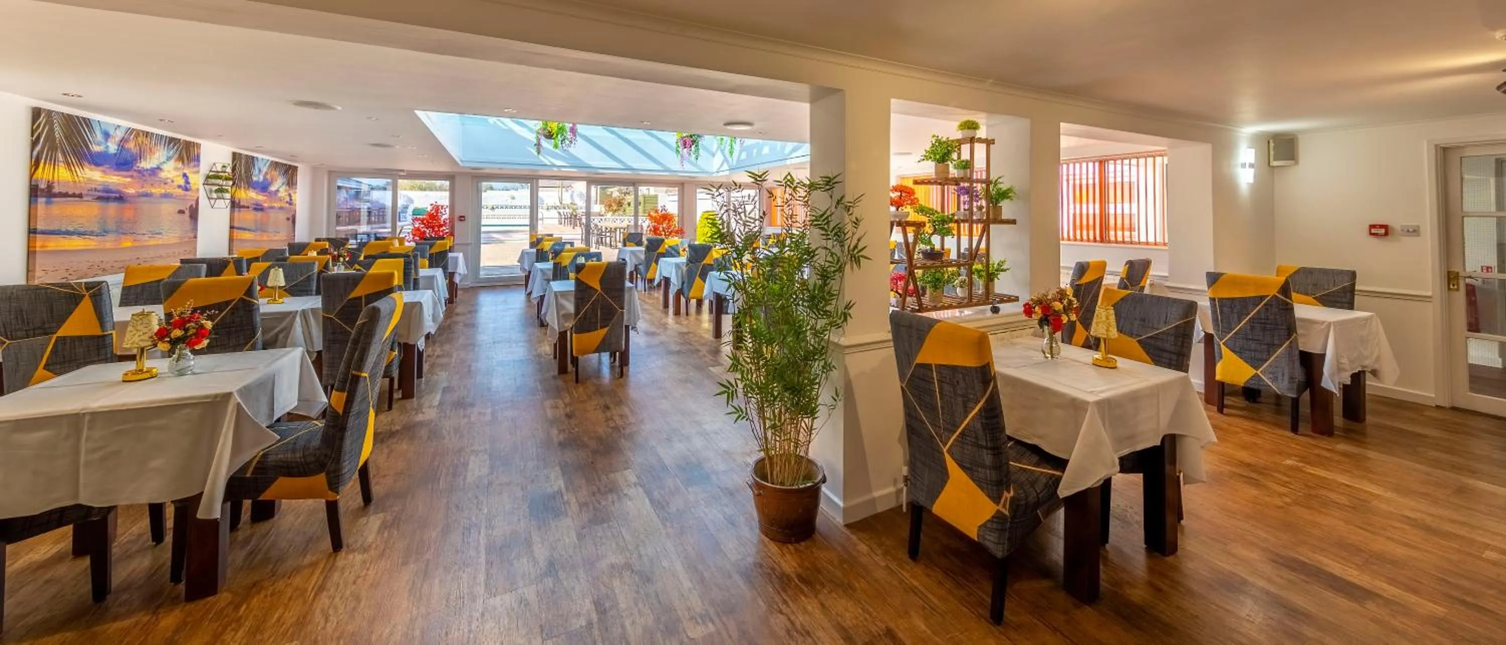 Restaurant/places to eat in Saints Bay Hotel