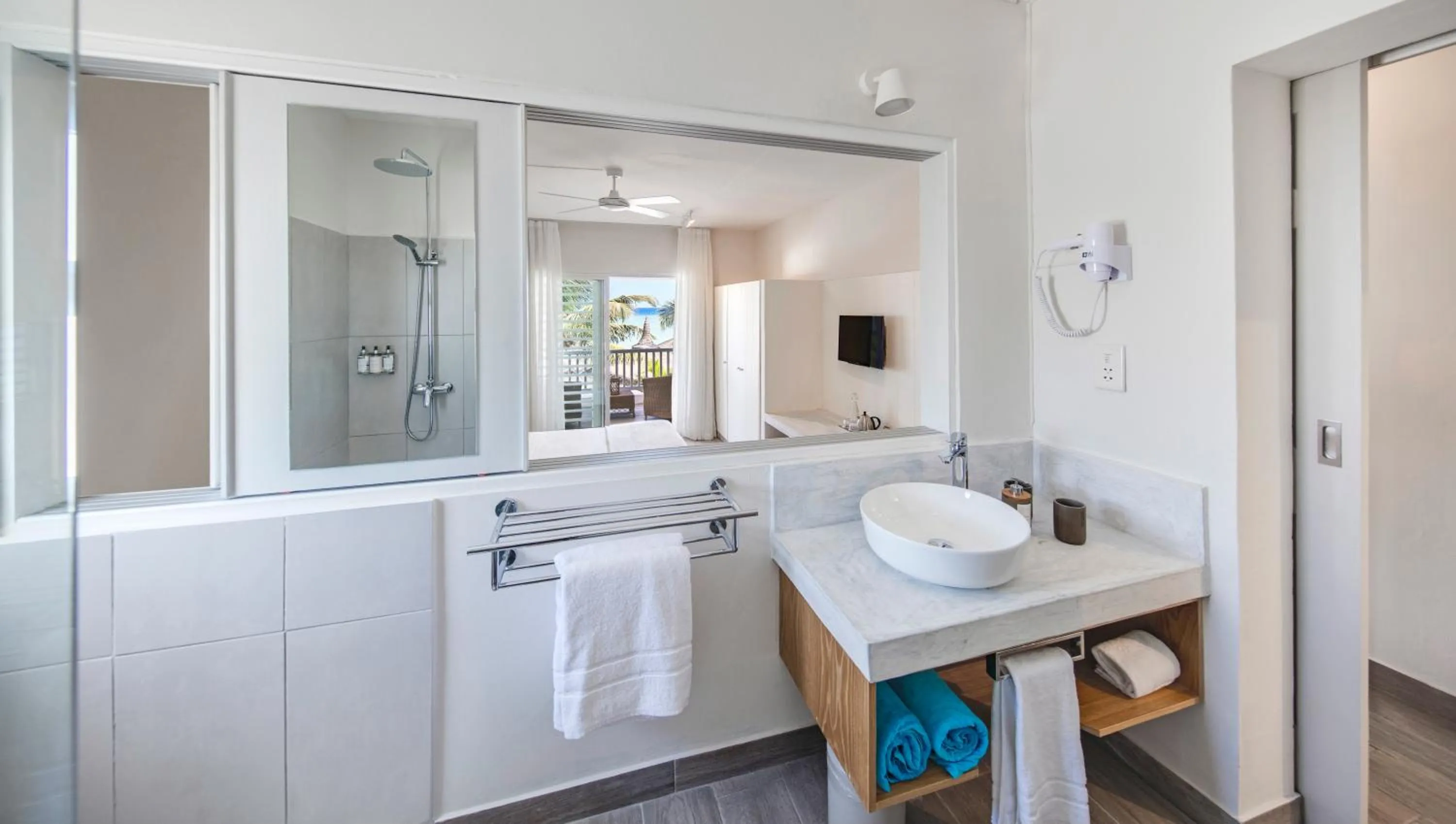 Shower in The Bay