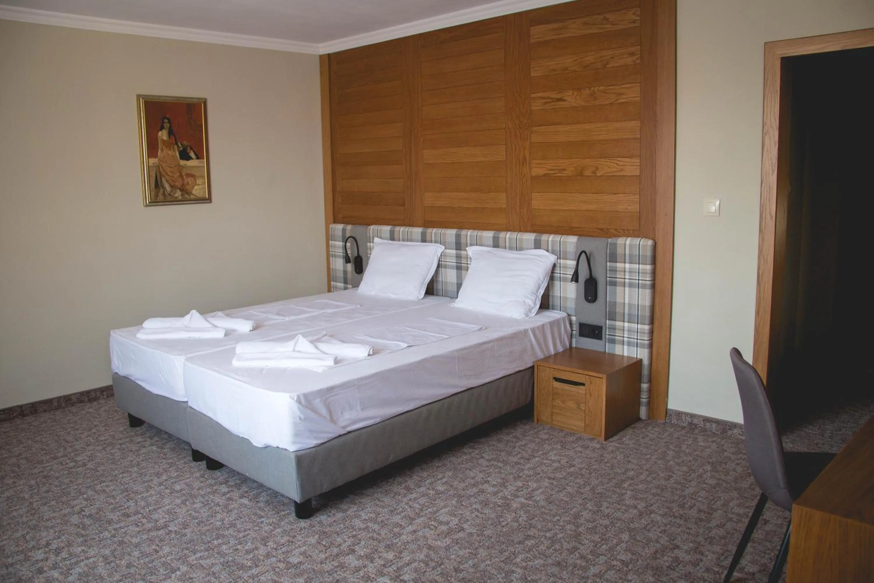 Bedroom, Bed in Prince Cyril Hotel