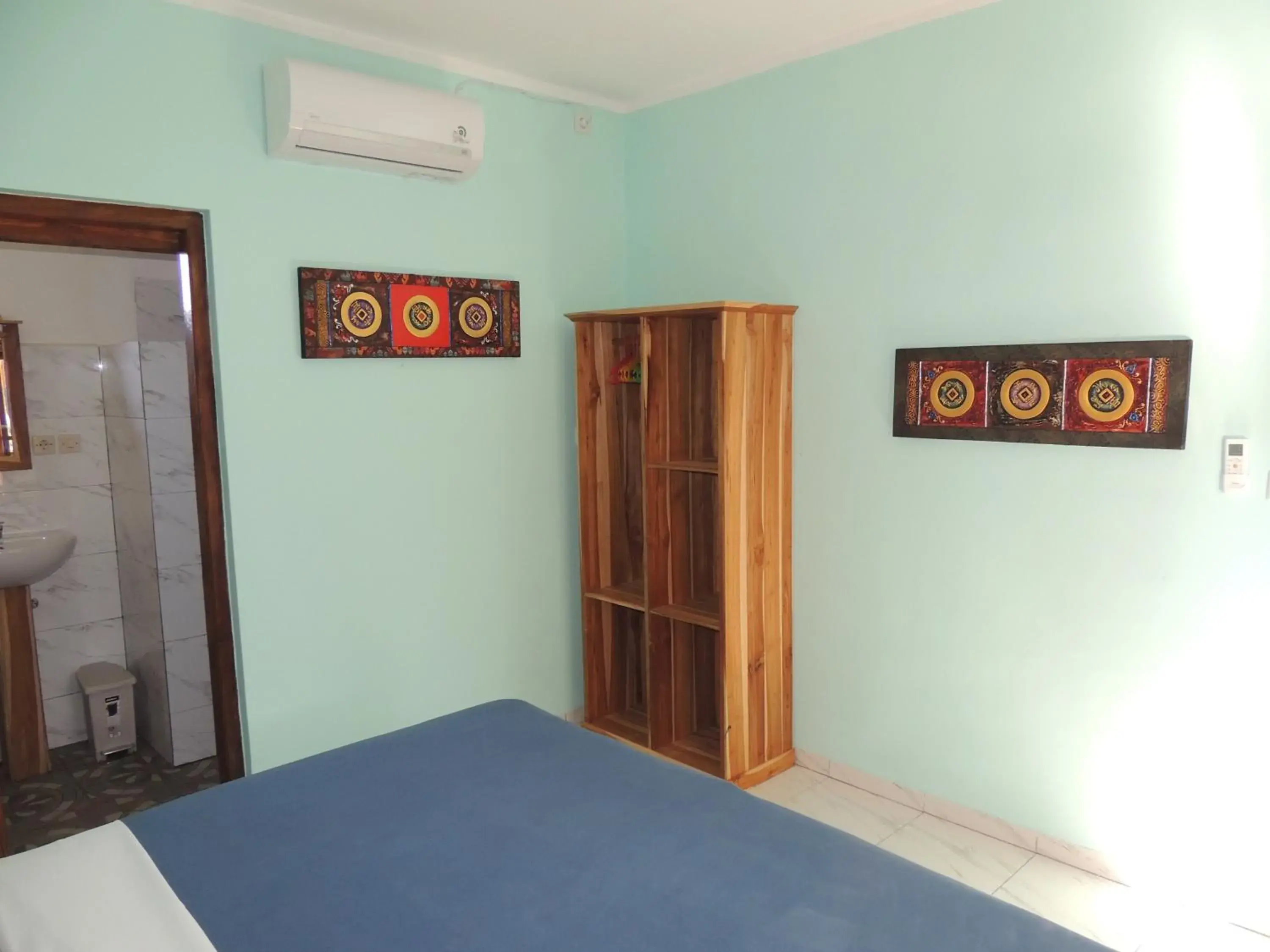 Superior Double or Twin Room with Free Return Airport Transfer in World BnB Superior Double or Twin Room with Free Return Airport Transfer in World BnB