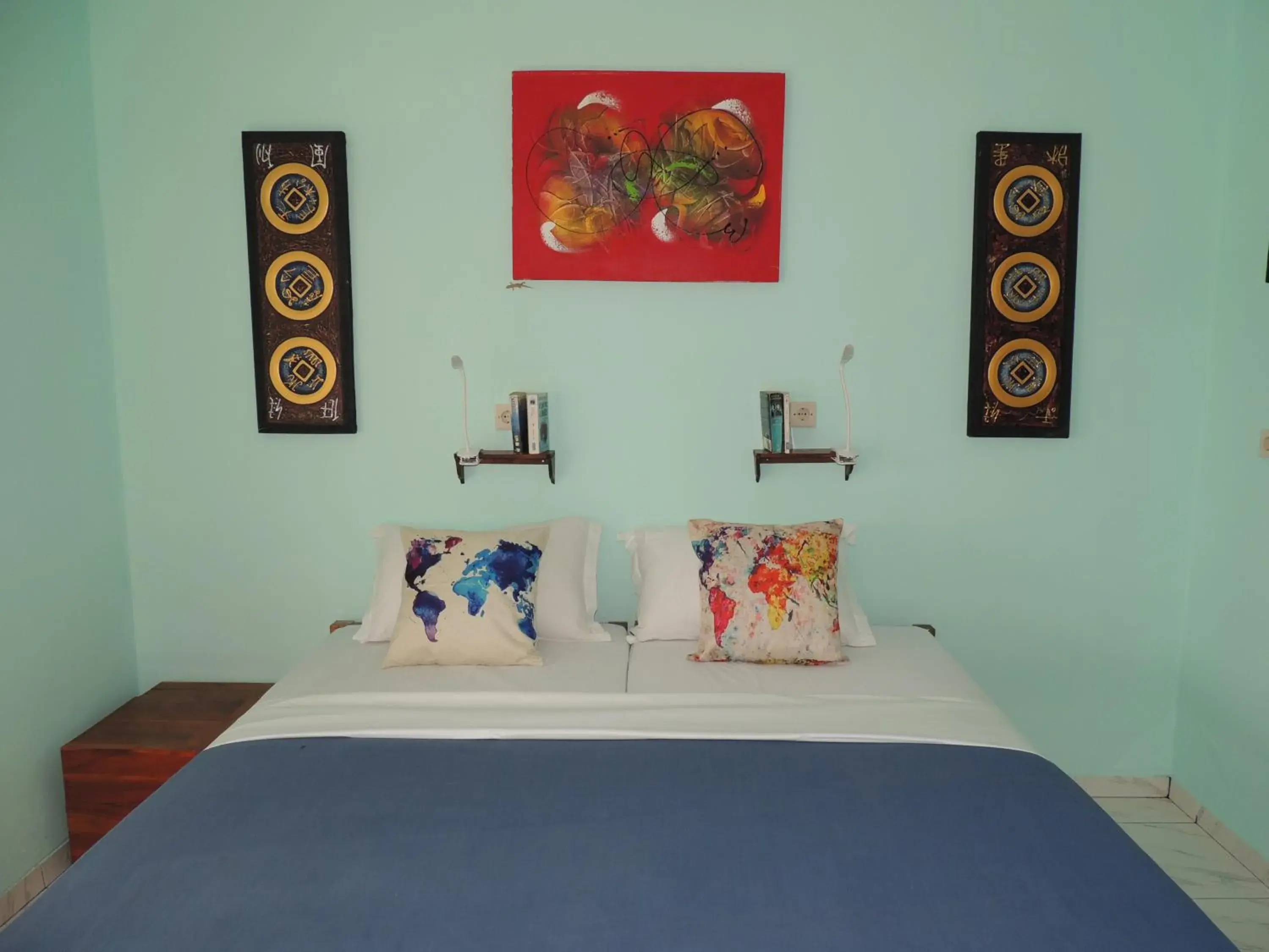 Superior Double or Twin Room with Free Return Airport Transfer in World BnB Superior Double or Twin Room with Free Return Airport Transfer in World BnB