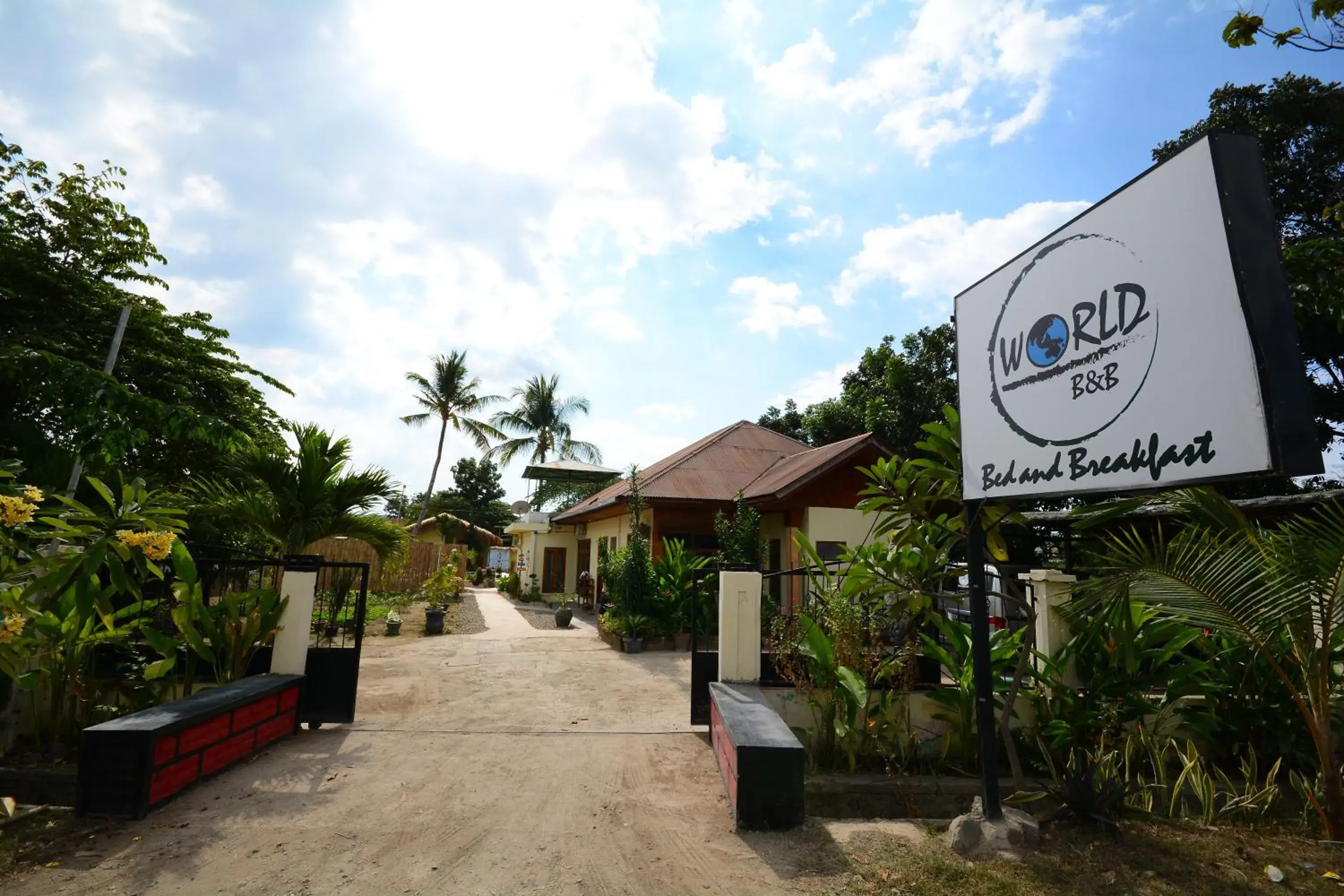 Standard Twin Room with Free Return Airport Transfer in World BnB Standard Twin Room with Free Return Airport Transfer in World BnB