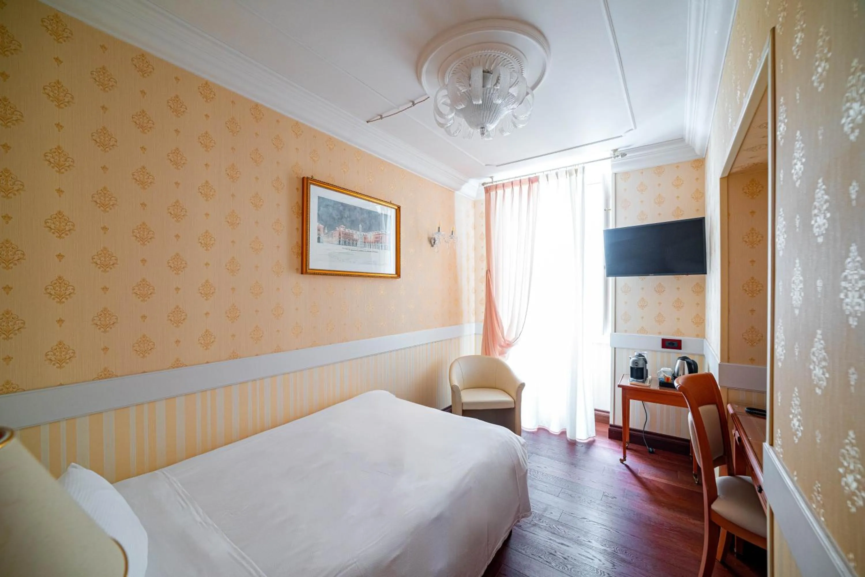 Bedroom, Bed in Phi Hotel Principe