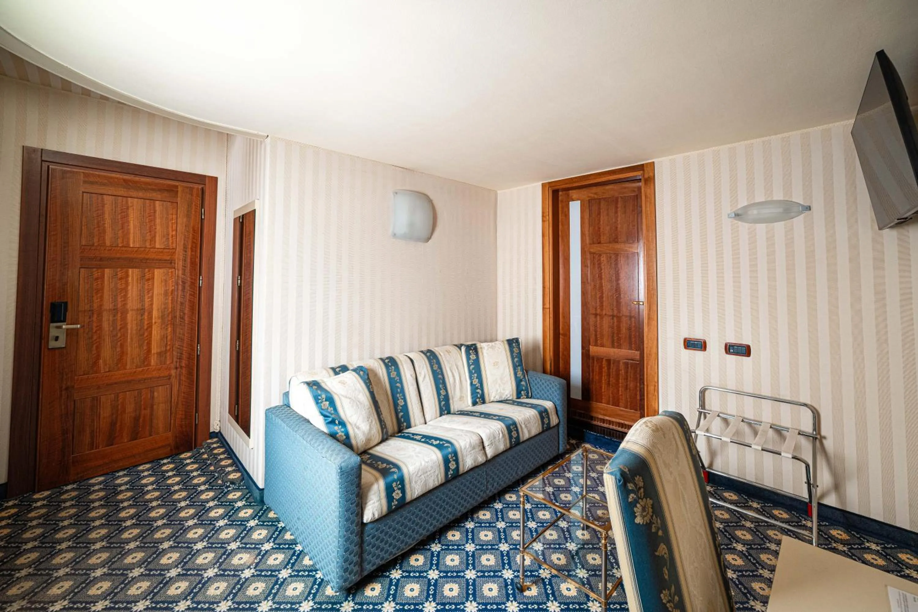 TV and multimedia in Phi Hotel Principe