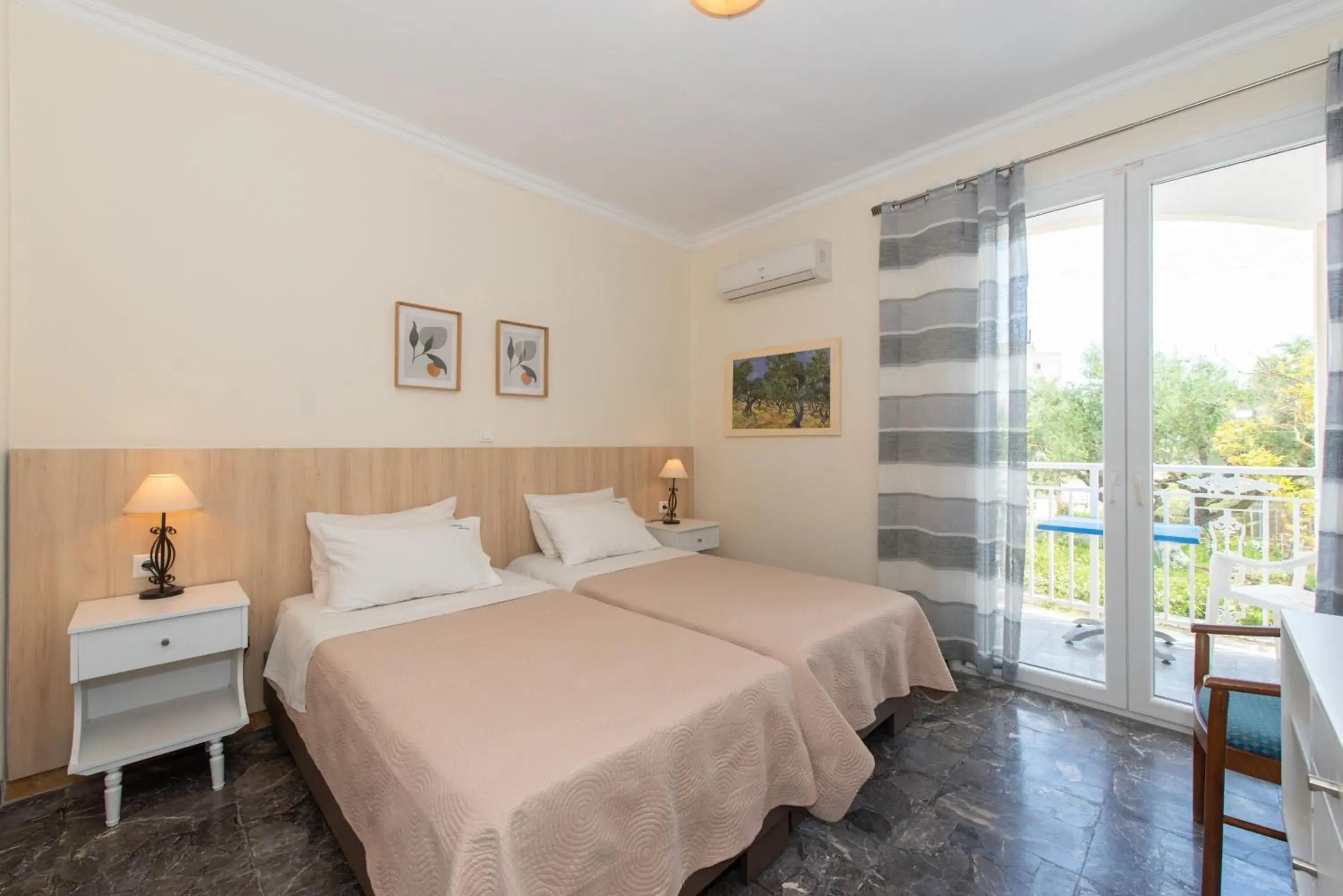 Twin Room with Extra Bed in Tsolakis Studios & Apartments Twin Room with Extra Bed in Tsolakis Studios & Apartments