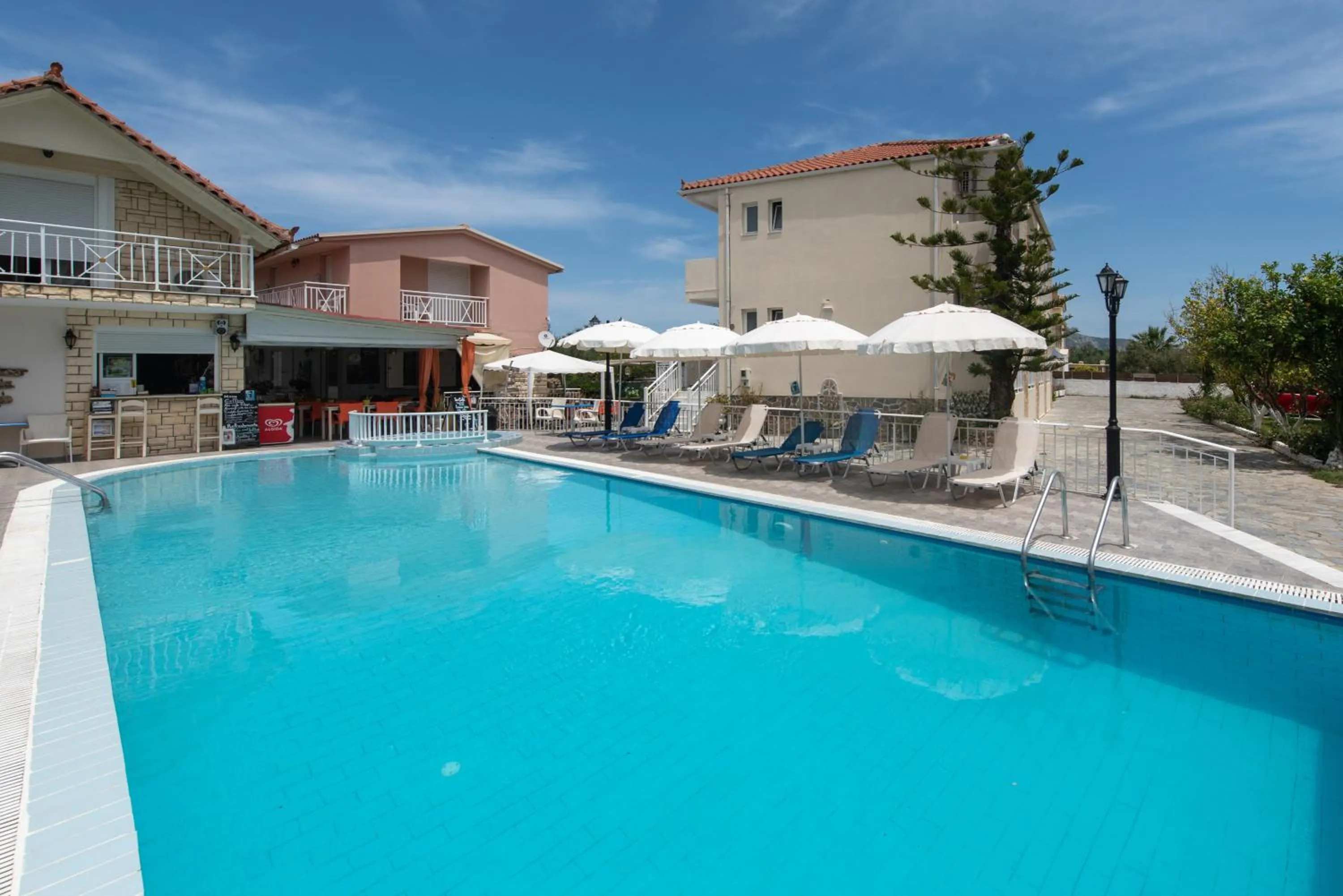 Property building in Tsolakis Studios & Apartments