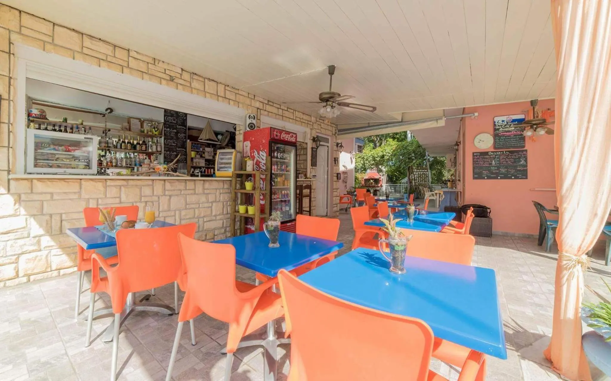 Lounge or bar in Tsolakis Studios & Apartments