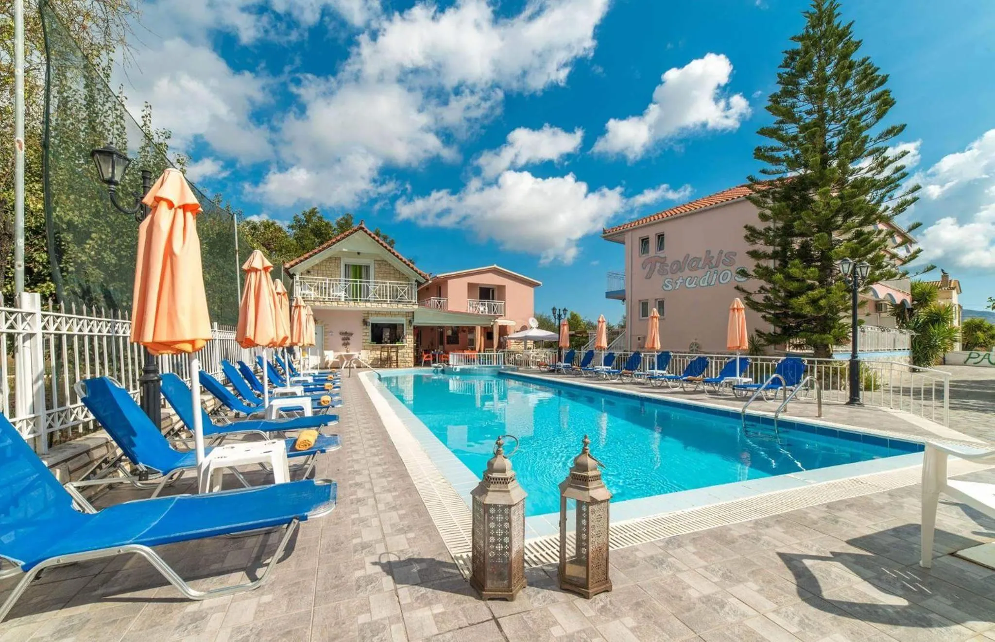 Property building in Tsolakis Studios & Apartments