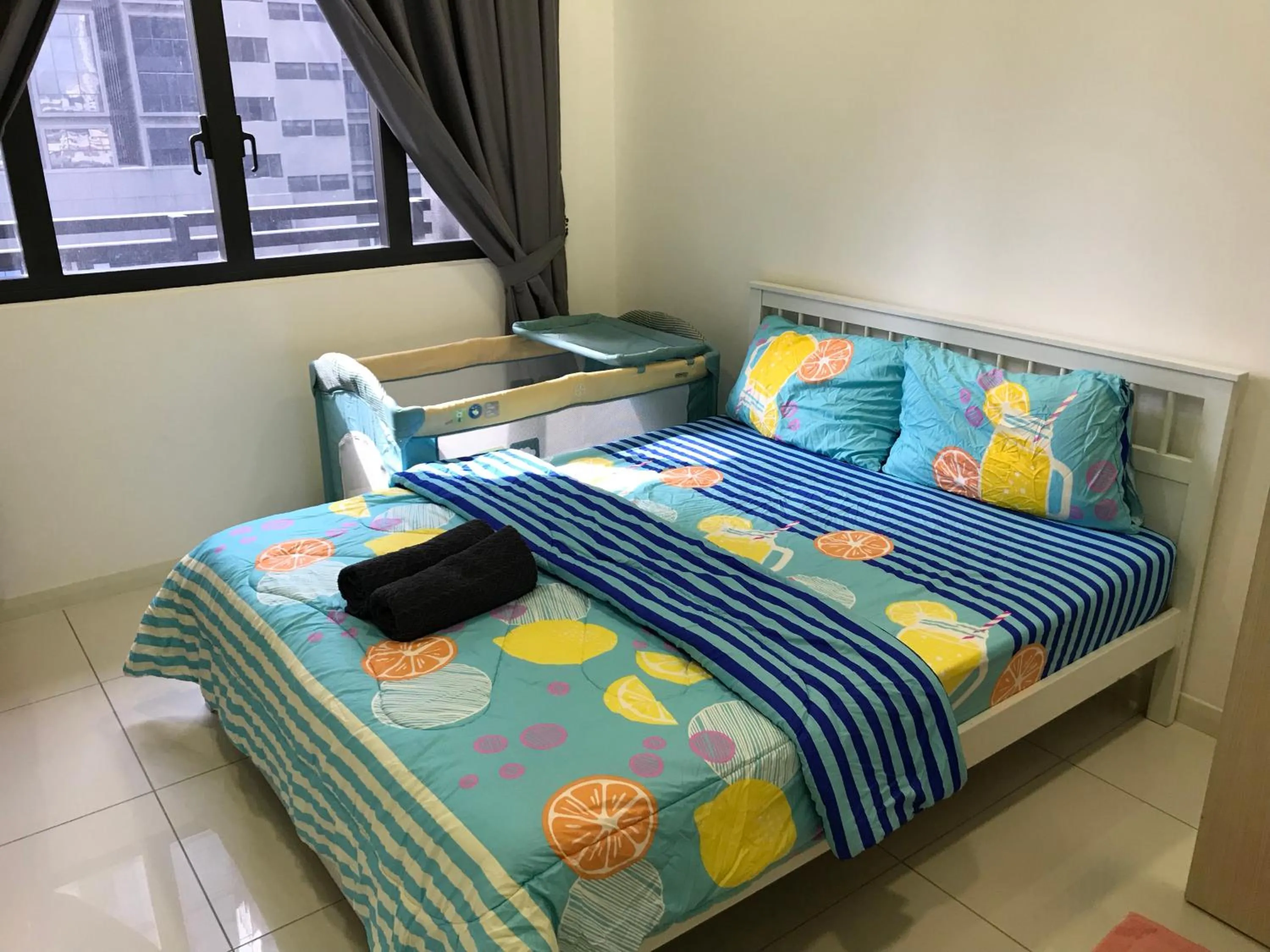 cot, Bed in Charming Suite & Sunway and Petaling Jaya