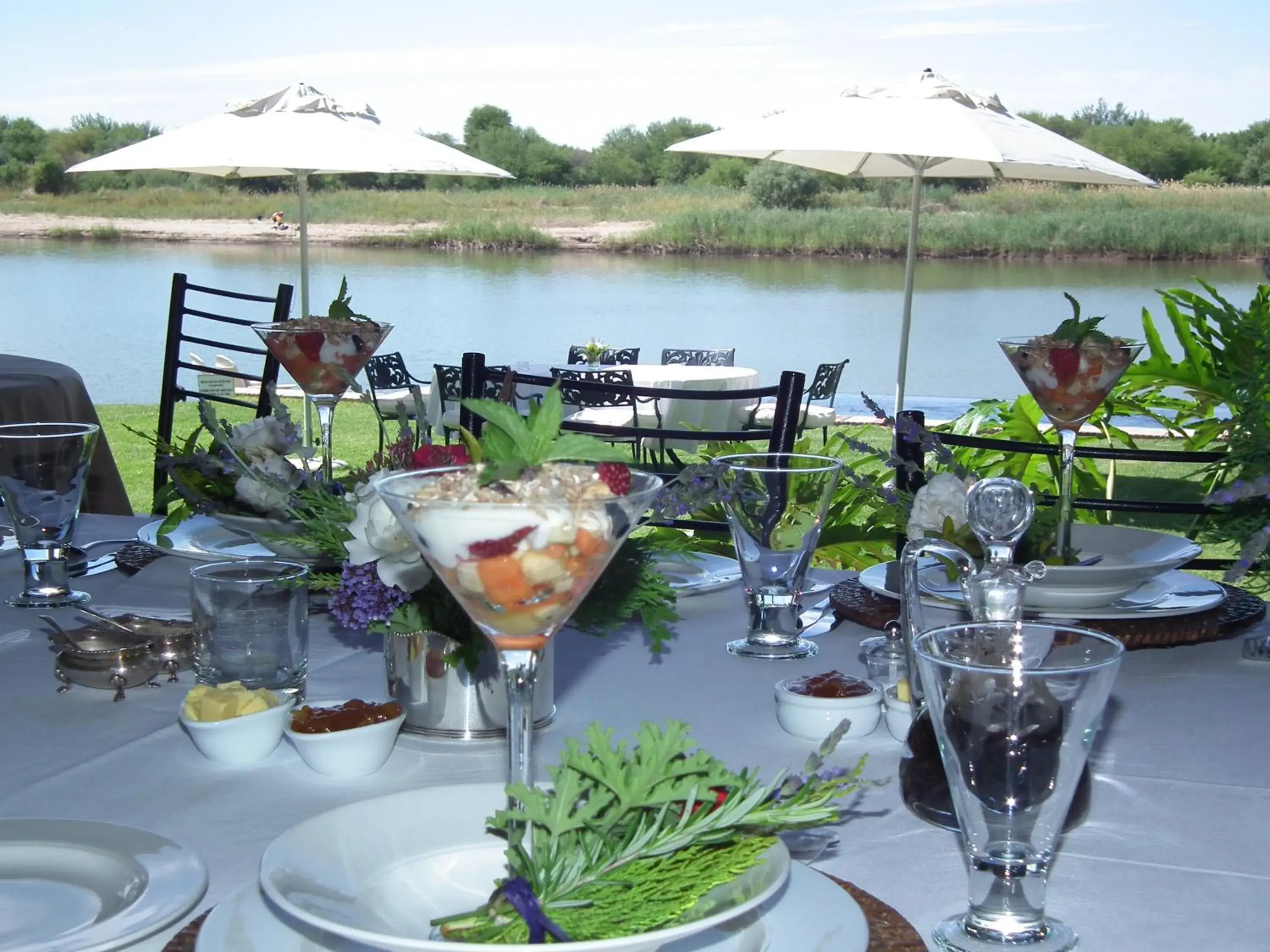 Breakfast in River Place Manor Breakfast in River Place Manor