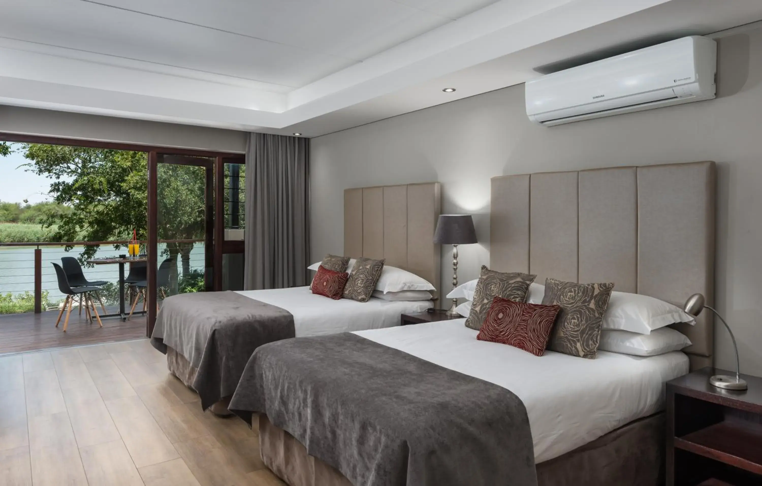 Bedroom, Bed in River Place Manor Bedroom, Bed in River Place Manor