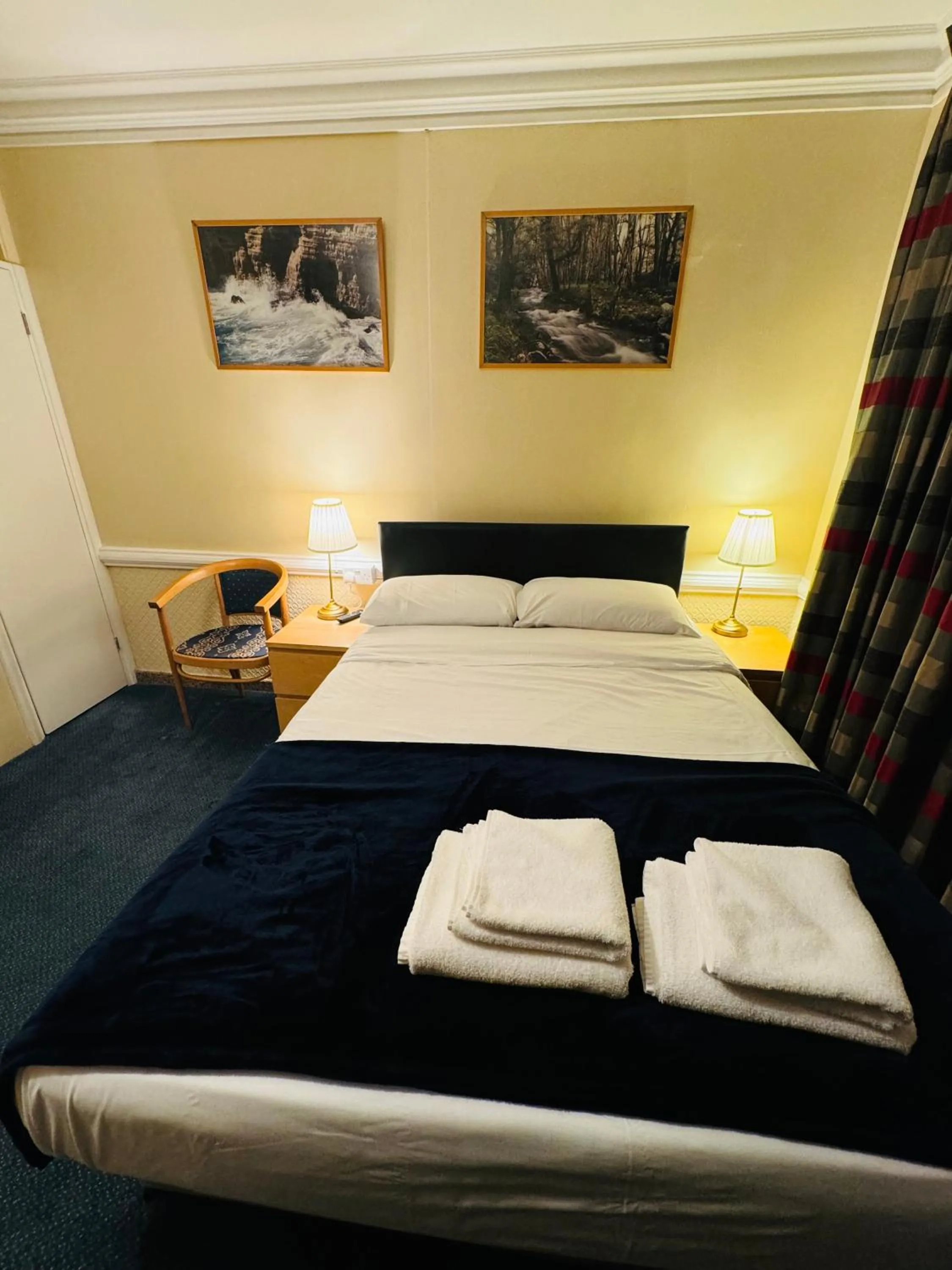 Bed in The Beverley House Hotel