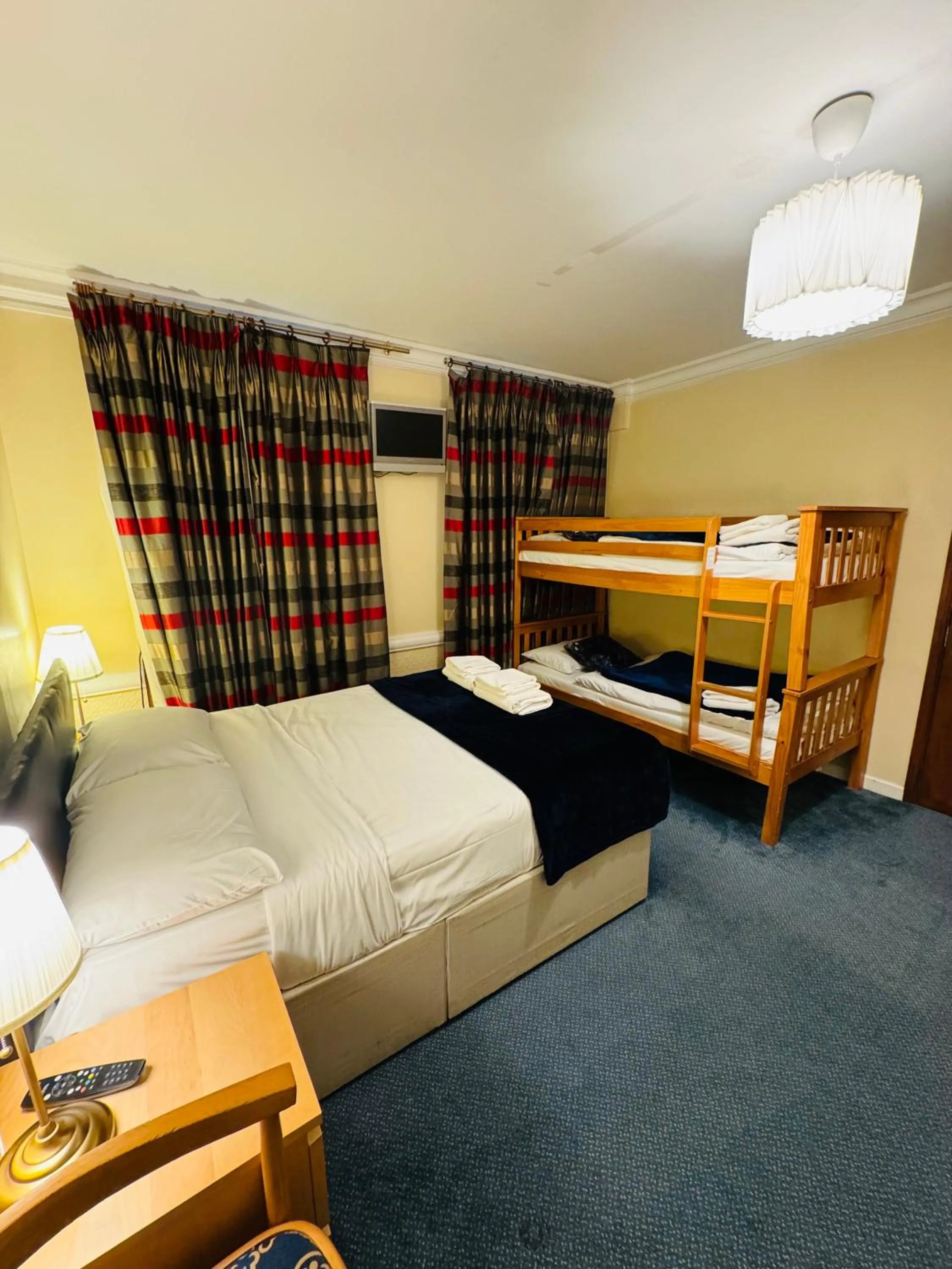 Bed in The Beverley House Hotel