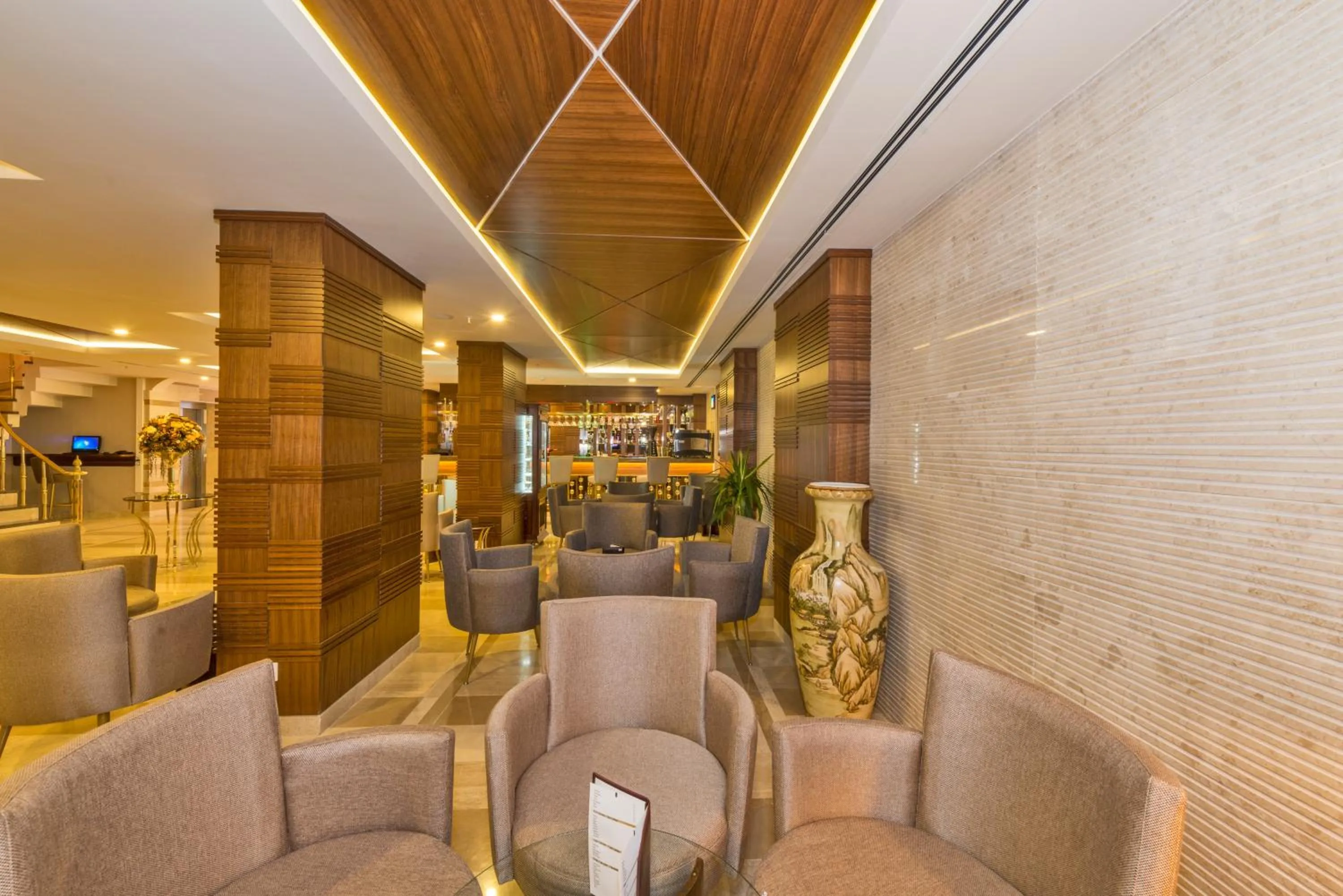 Communal lounge/ TV room in Bekdas Hotel Deluxe & Spa