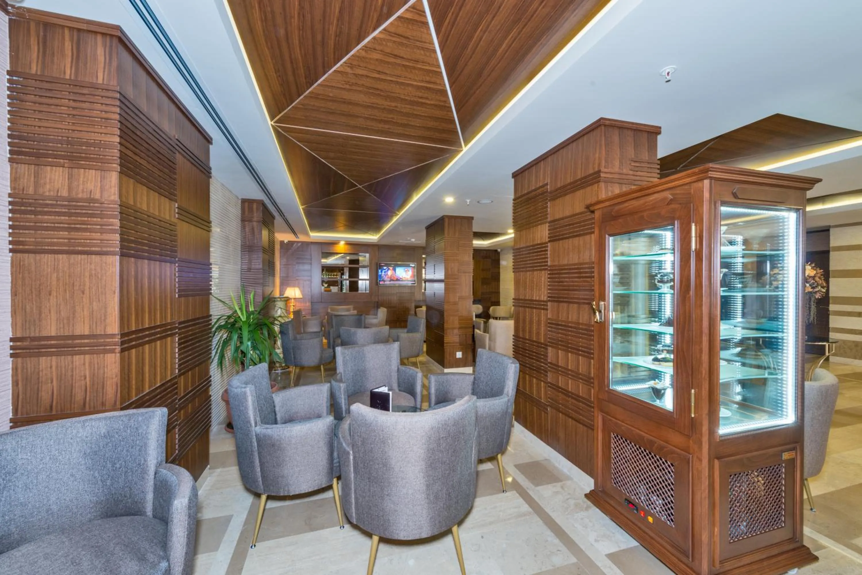 Communal lounge/ TV room in Bekdas Hotel Deluxe & Spa