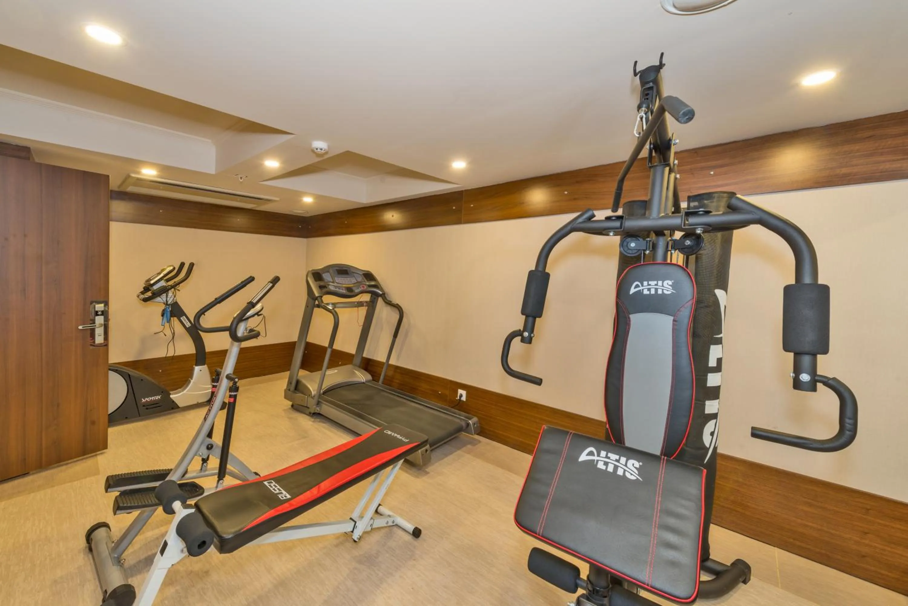 Fitness centre/facilities in Bekdas Hotel Deluxe & Spa