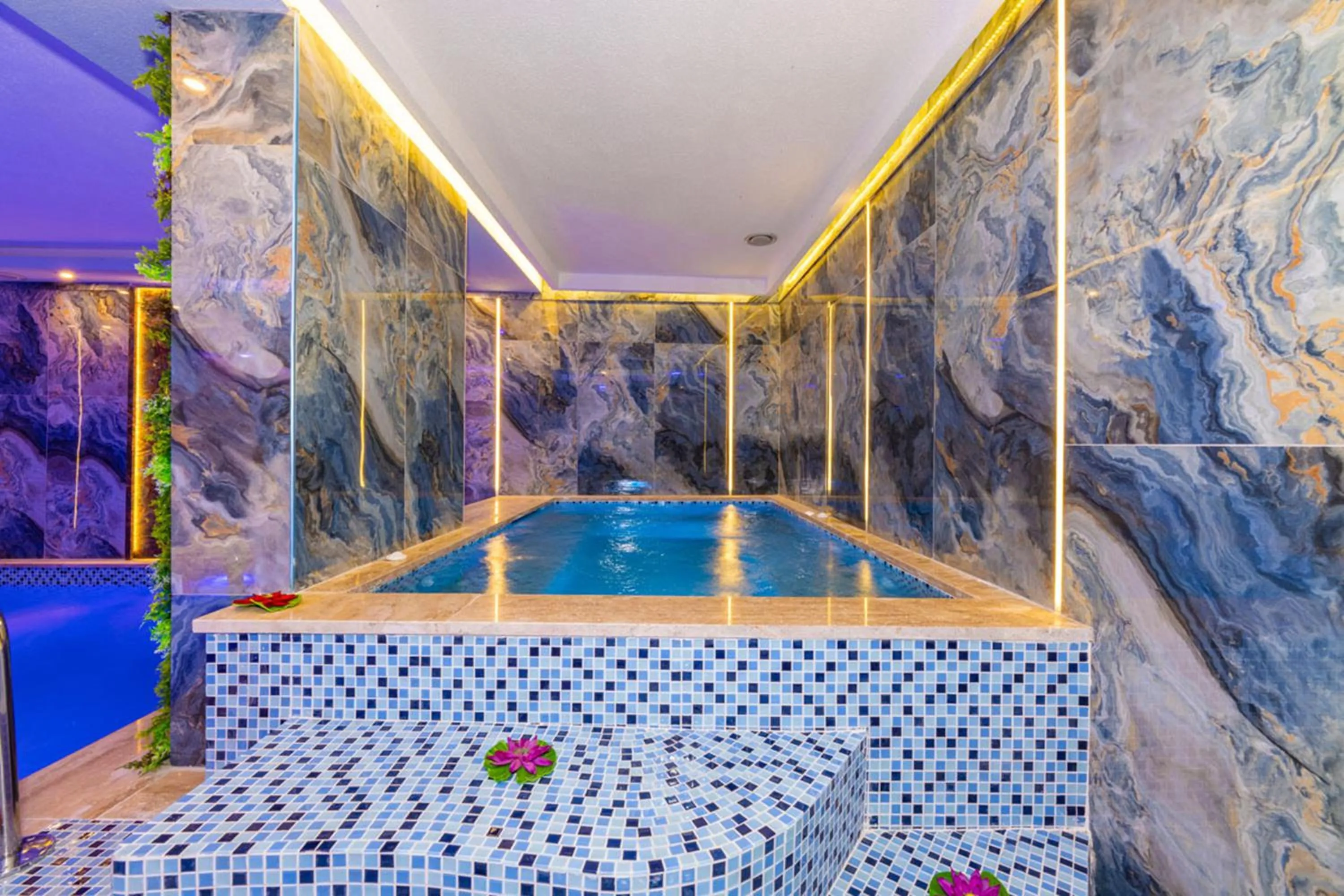 Swimming pool in Bekdas Hotel Deluxe & Spa