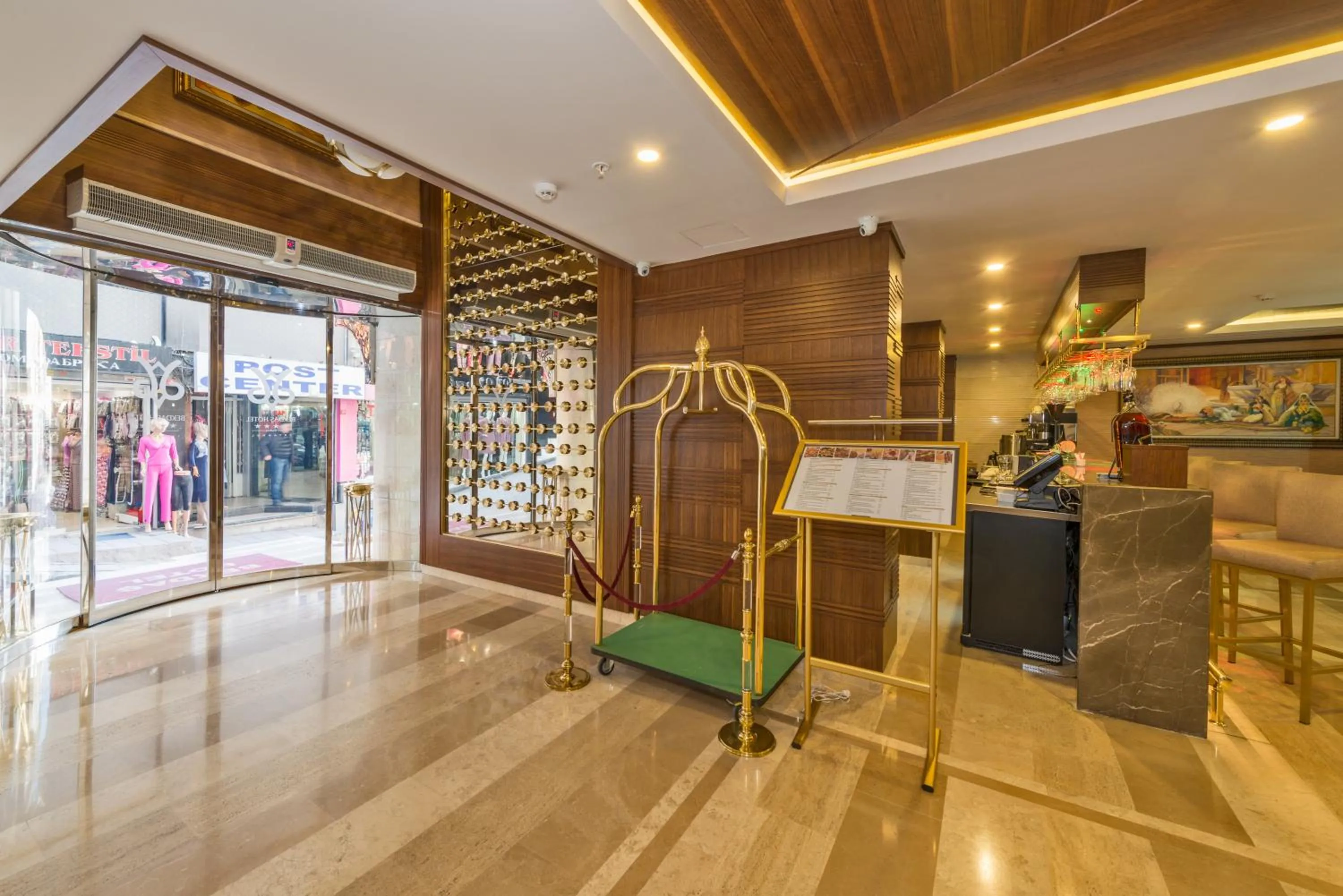 Communal lounge/ TV room in Bekdas Hotel Deluxe & Spa