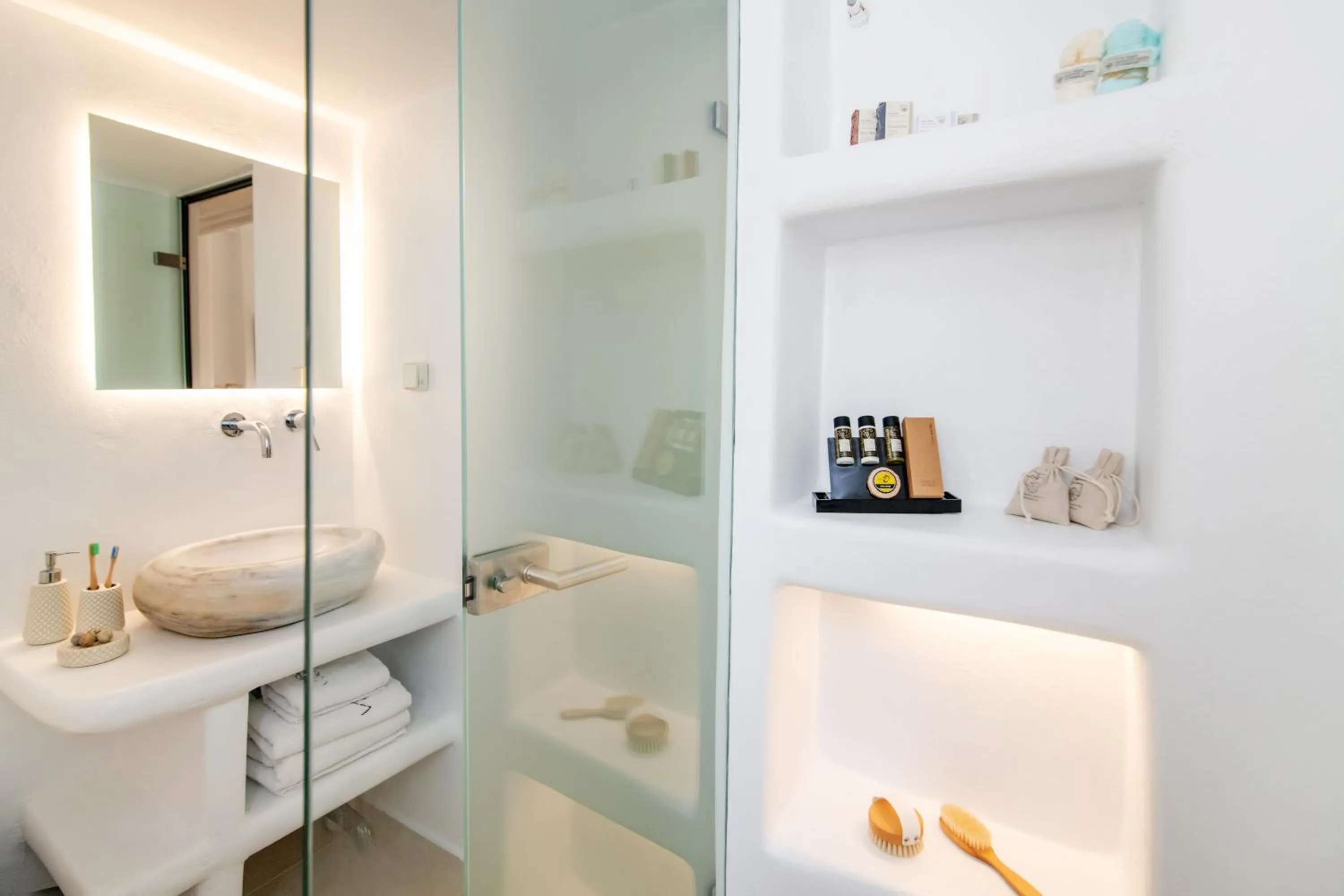 Bathroom in Vincenzo Family Rooms