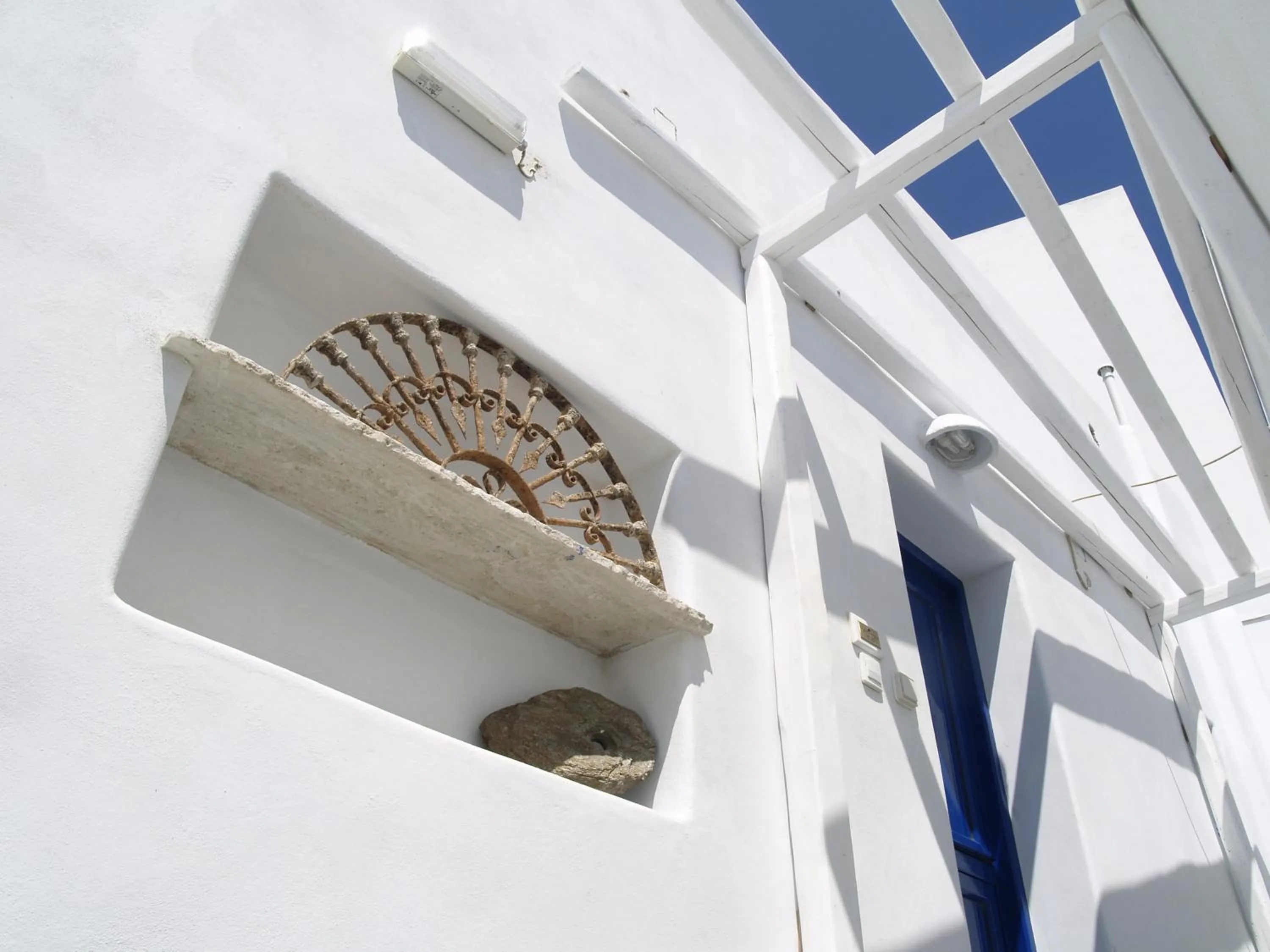 Facade/entrance in Vincenzo Family Rooms