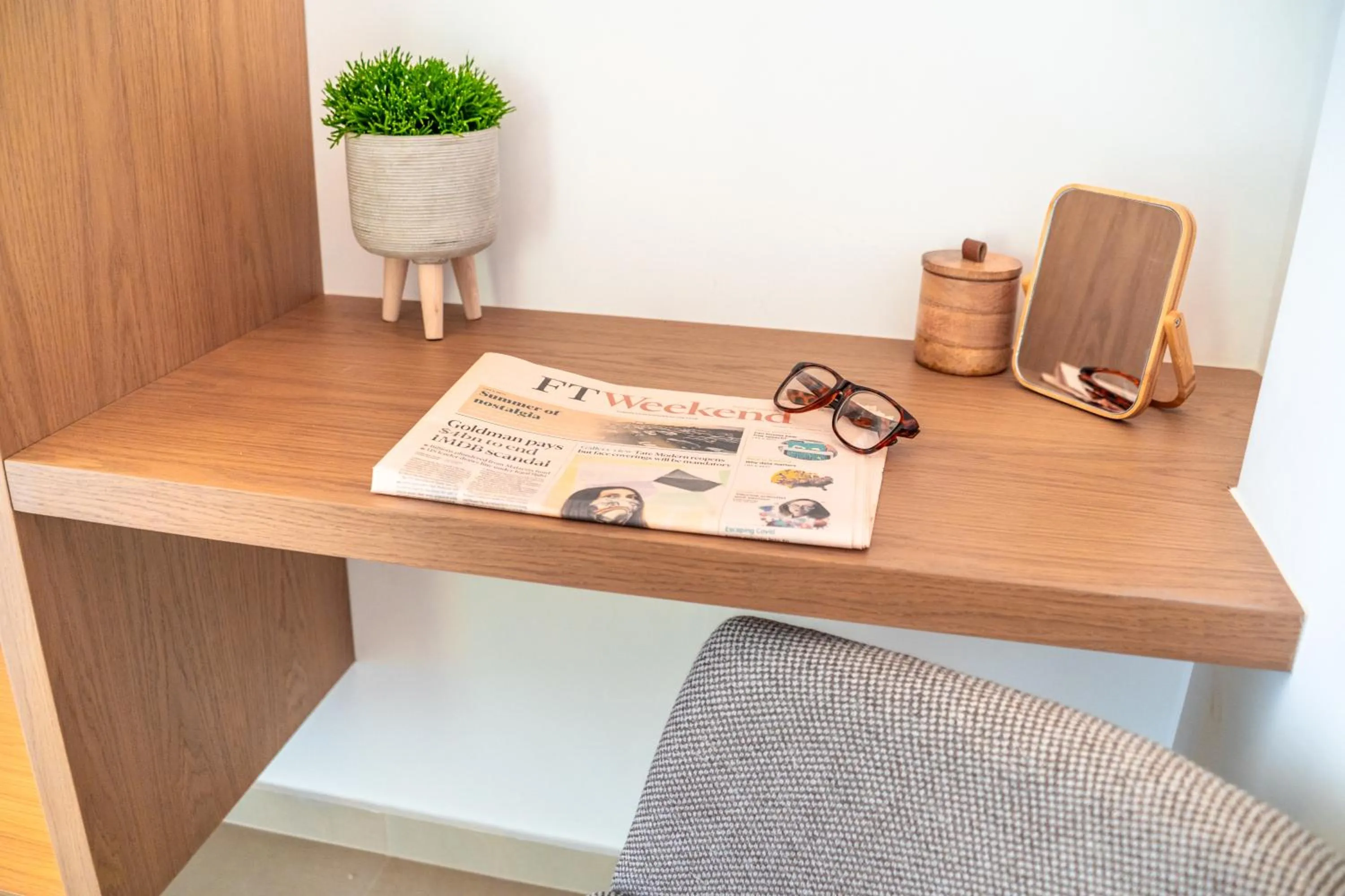 Decorative detail in Vincenzo Family Rooms