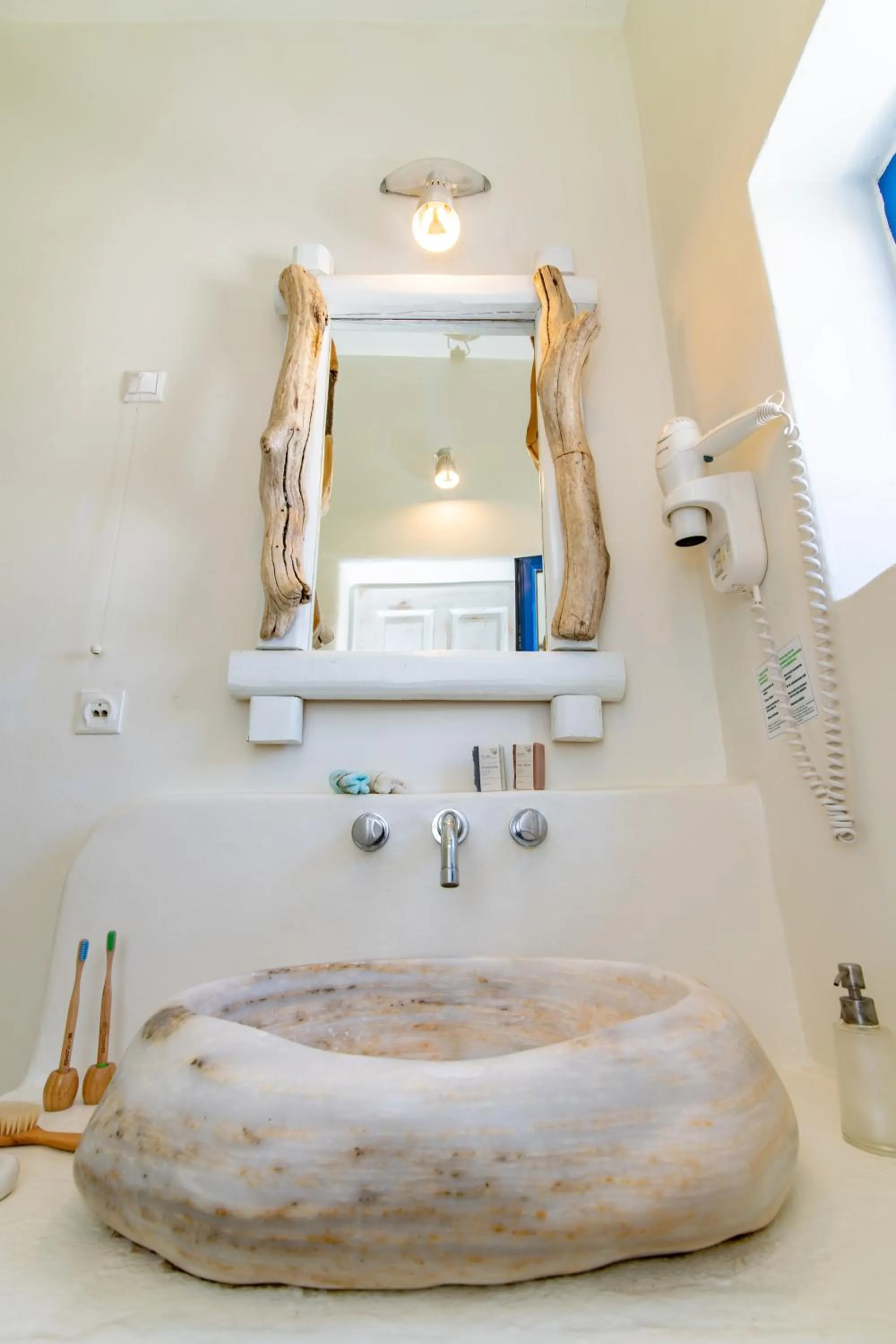 Bathroom in Vincenzo Family Rooms