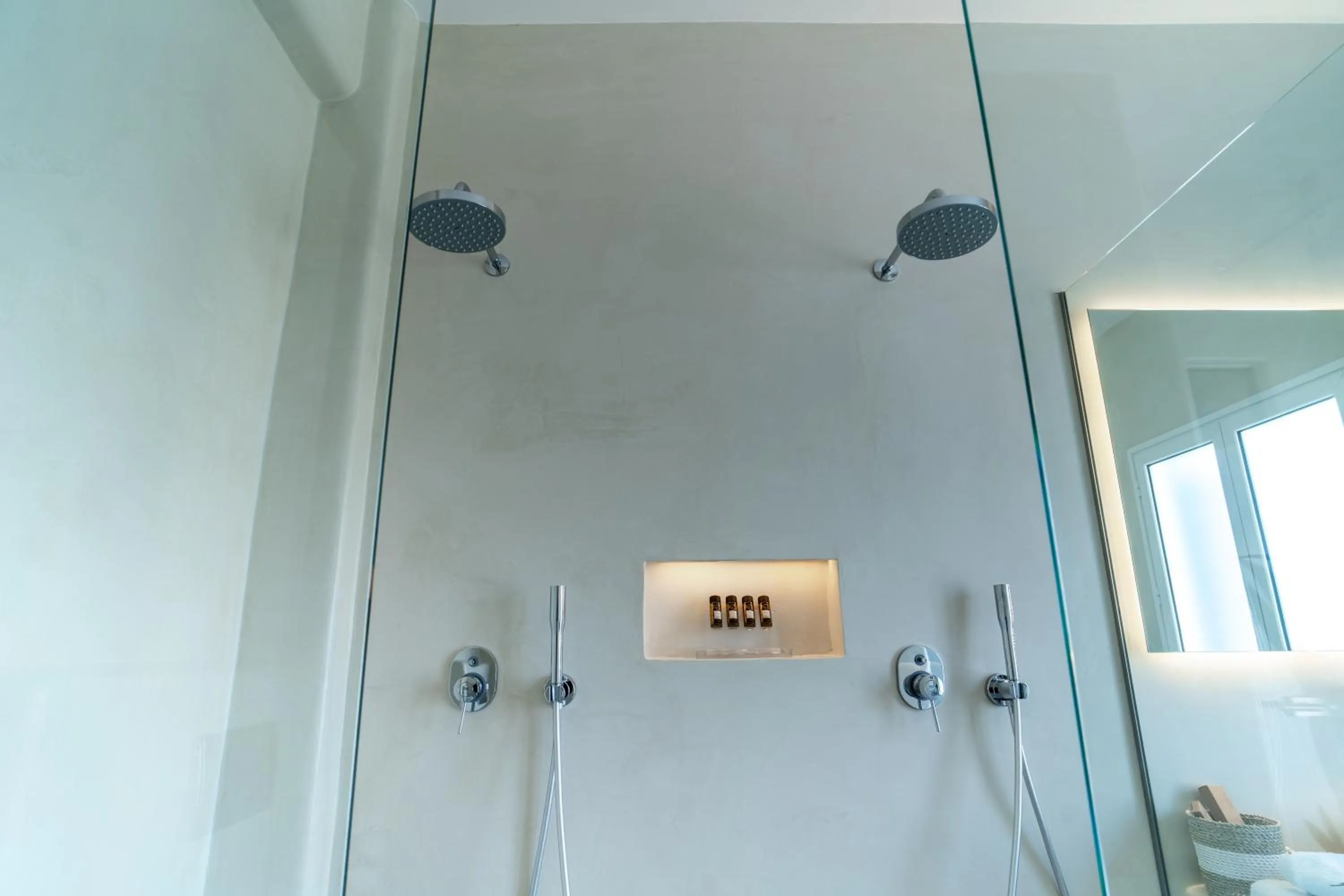 Bathroom in Vincenzo Family Rooms