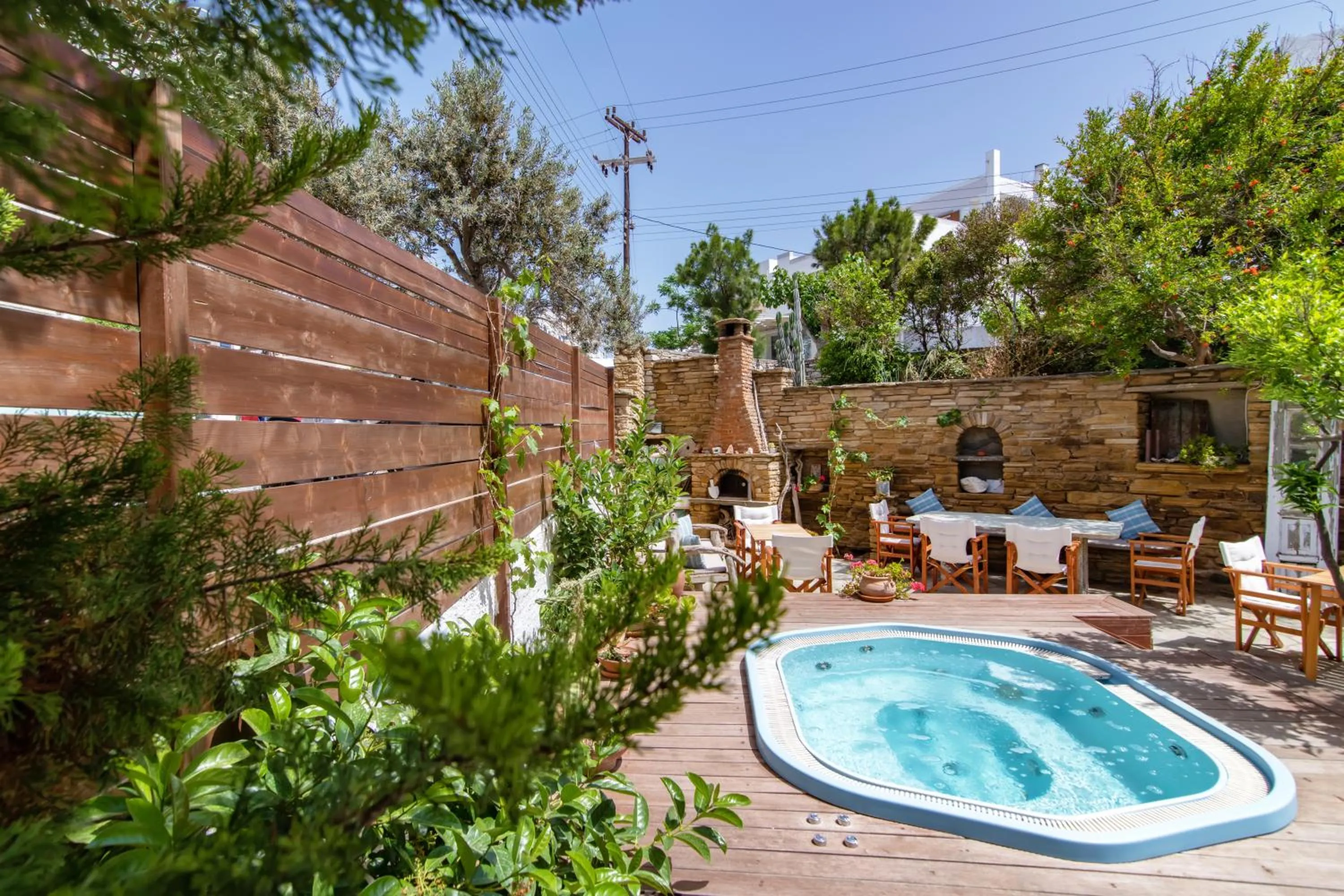 Garden in Vincenzo Family Rooms