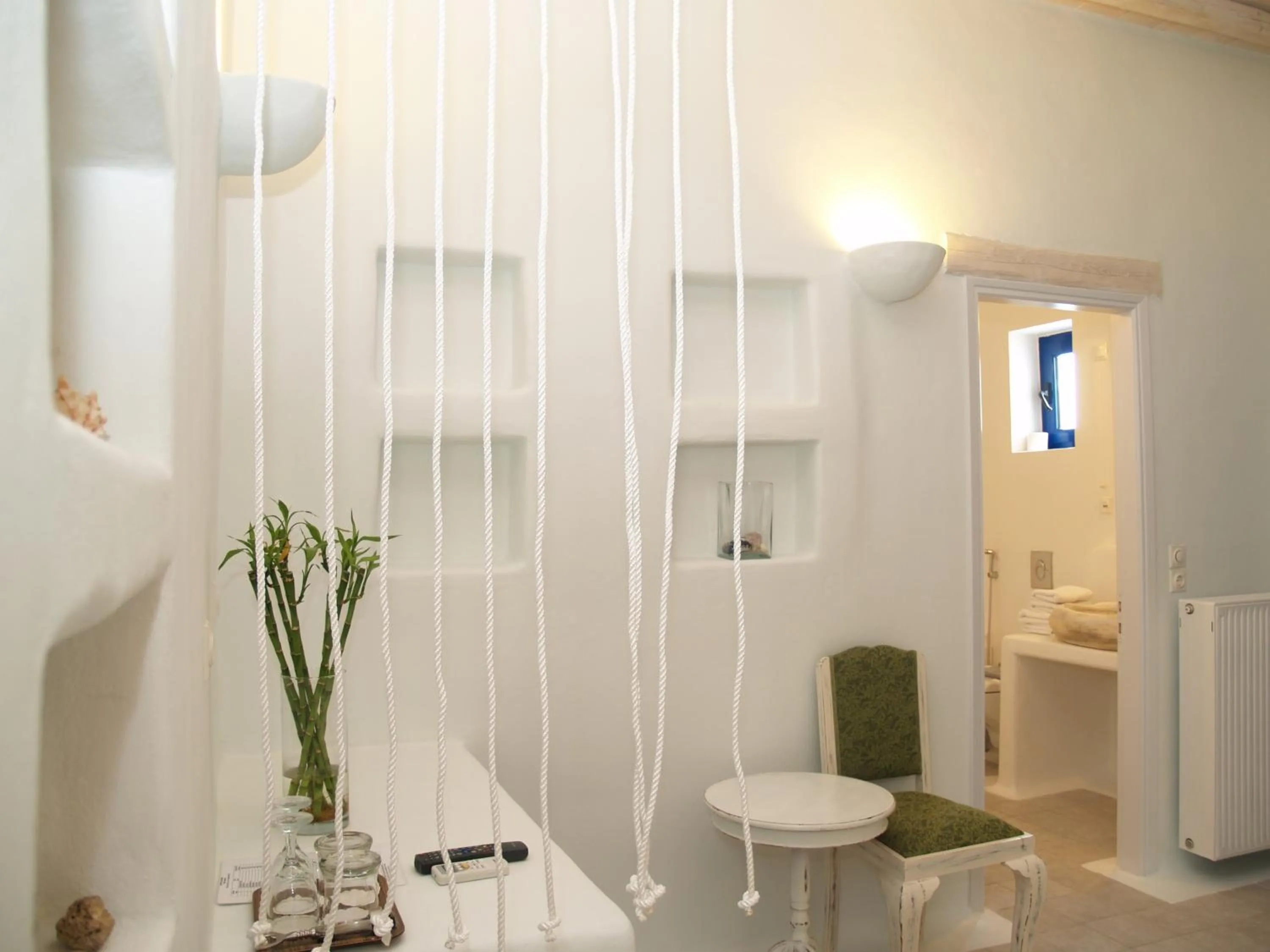 Decorative detail in Vincenzo Family Rooms