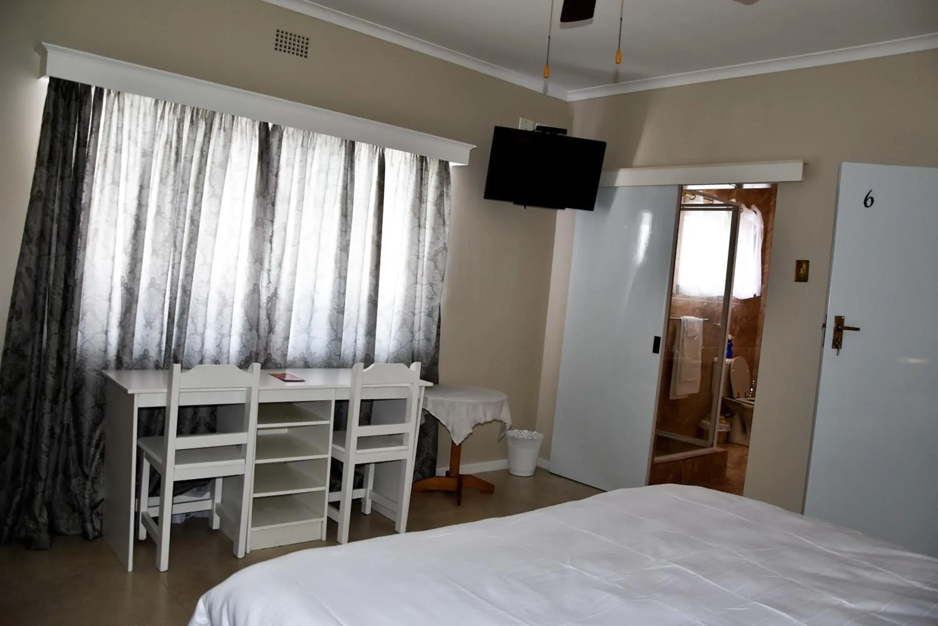 Deluxe Double or Twin Room - single occupancy in 34onlincoln Guesthouse Deluxe Double or Twin Room - single occupancy in 34onlincoln Guesthouse