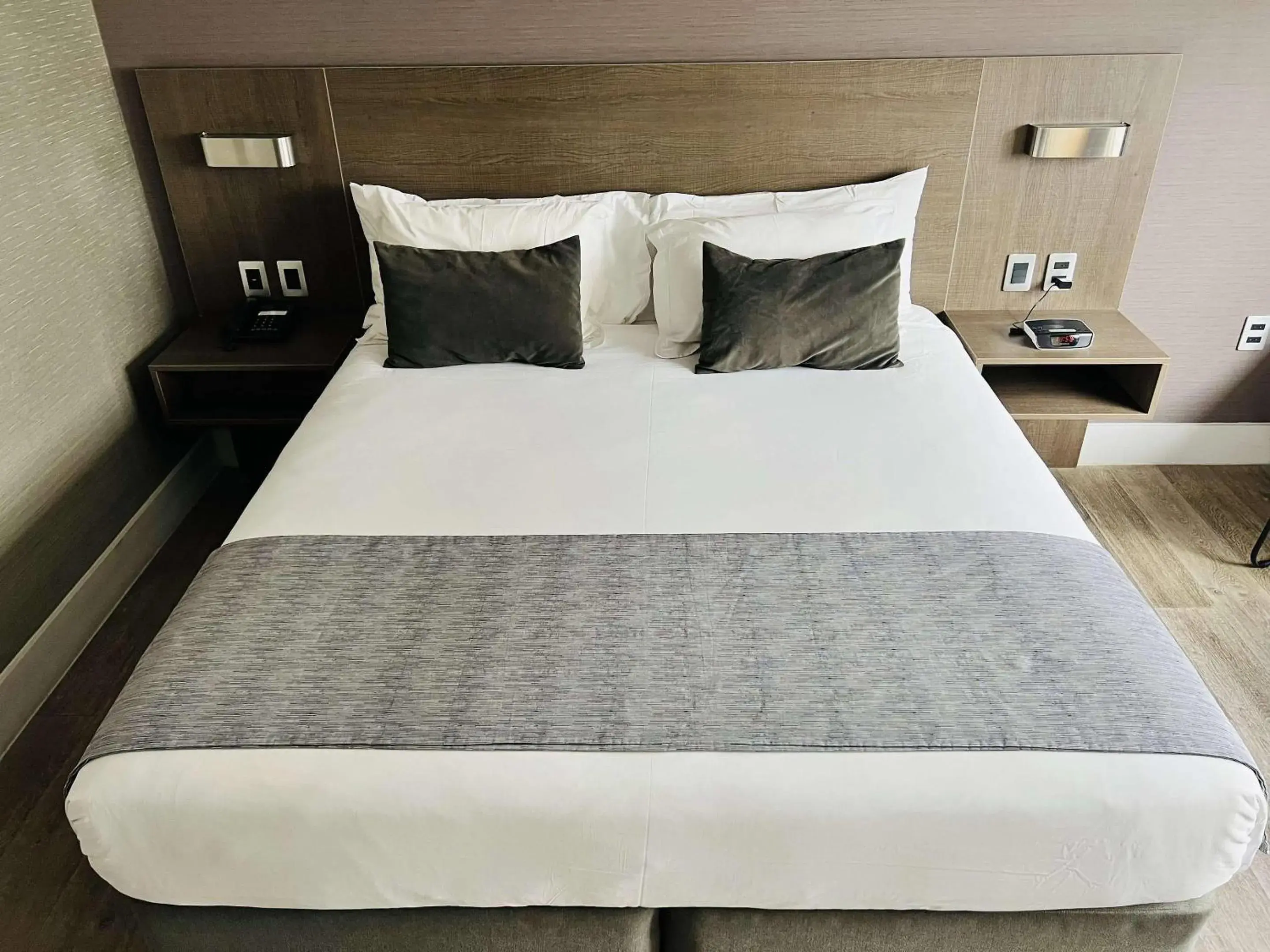 Bedroom, Bed in Radisson Hotel Curico Bedroom, Bed in Radisson Hotel Curico