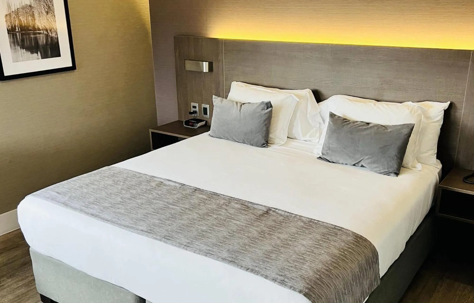 Bedroom, Bed in Radisson Hotel Curico